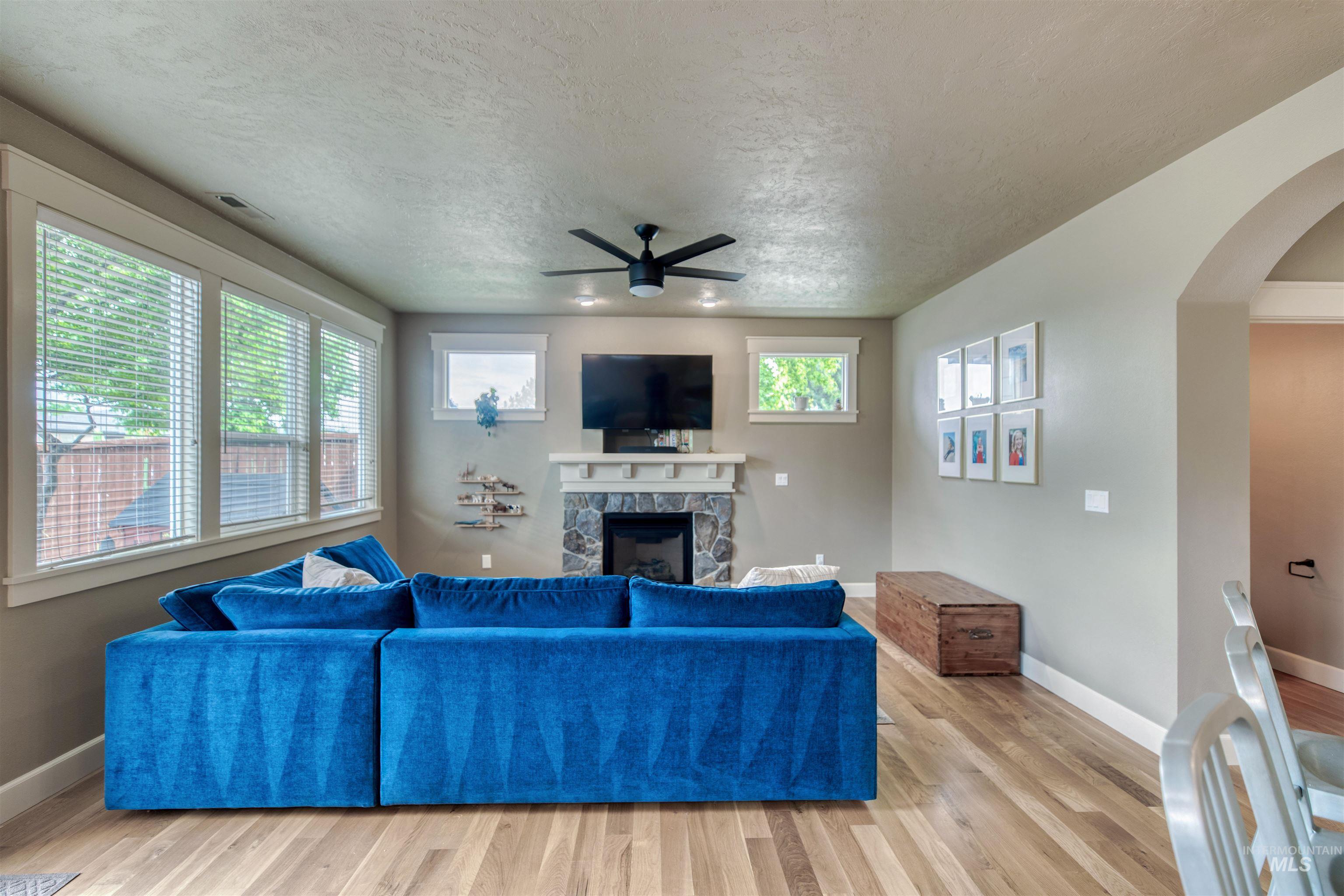 3989 N Park Crossing Ave, Meridian, Idaho 83646, 3 Bedrooms, 2.5 Bathrooms, Residential For Sale, Price $494,900,MLS 98998081