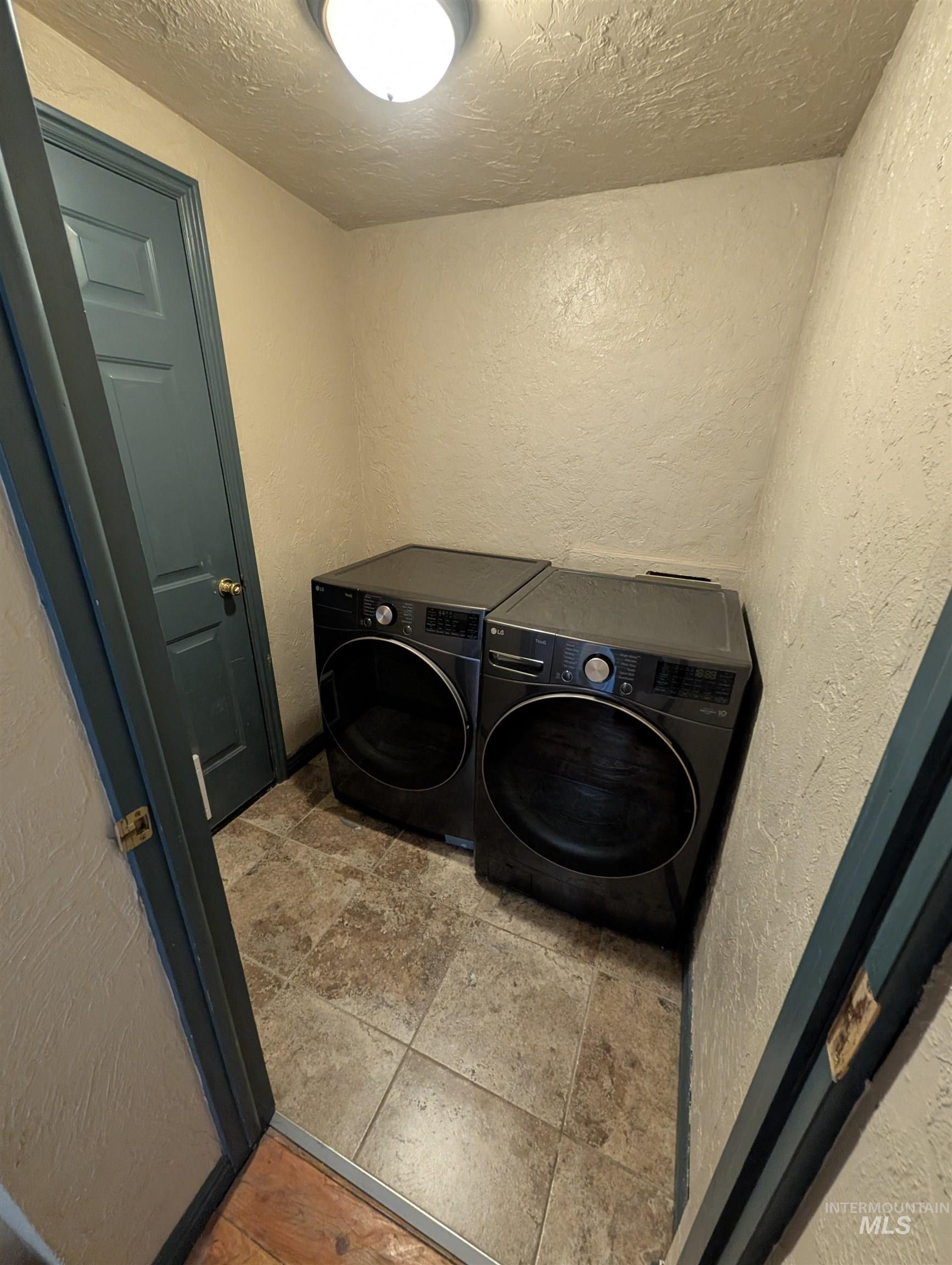 4949 E 41 N, Idaho Falls, Idaho 83401, 2 Bedrooms, 1 Bathroom, Residential For Sale, Price $289,900,MLS 98998084