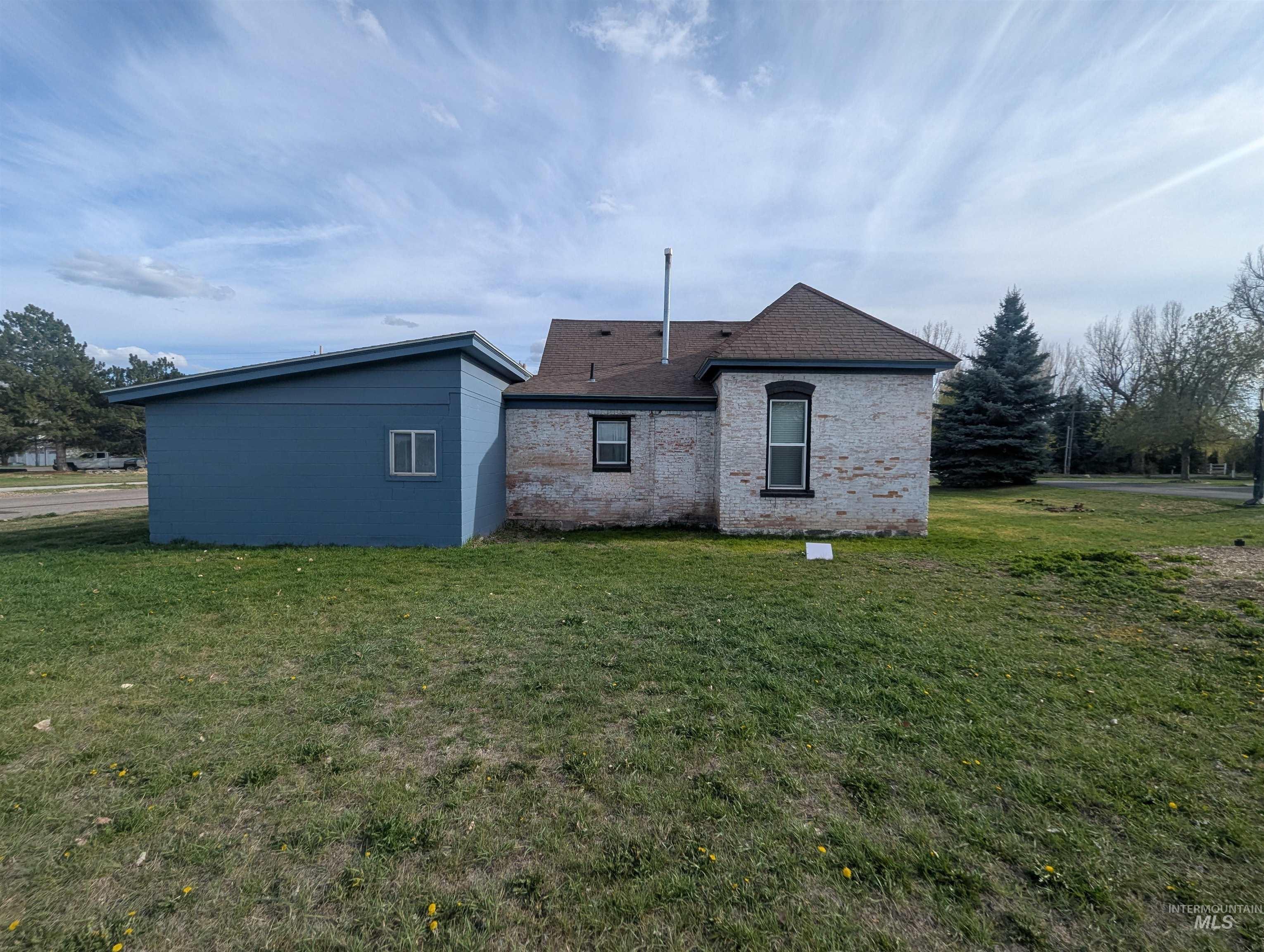 4949 E 41 N, Idaho Falls, Idaho 83401, 2 Bedrooms, 1 Bathroom, Residential For Sale, Price $289,900,MLS 98998084