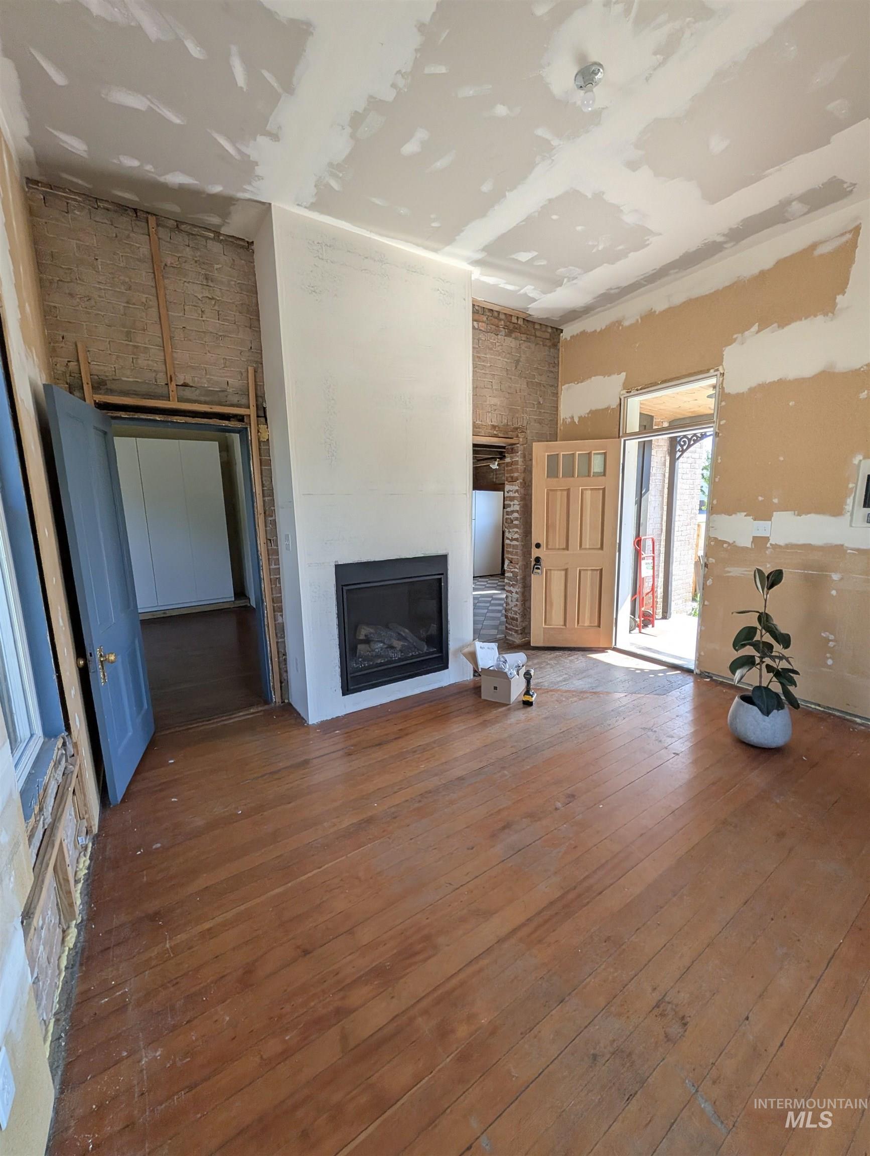 4949 E 41 N, Idaho Falls, Idaho 83401, 2 Bedrooms, 1 Bathroom, Residential For Sale, Price $289,900,MLS 98998084