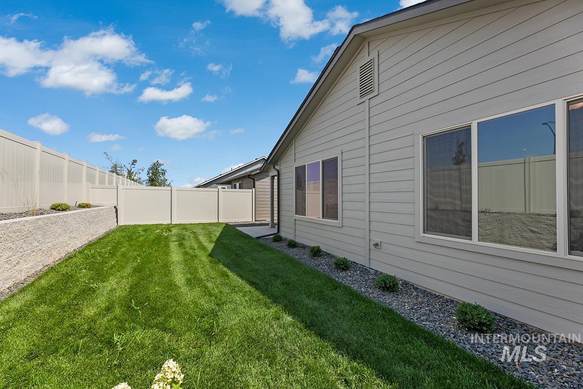 1688 E Hadler St., Meridian, Idaho 83642, 3 Bedrooms, 2 Bathrooms, Residential For Sale, Price $477,800, 98998086
