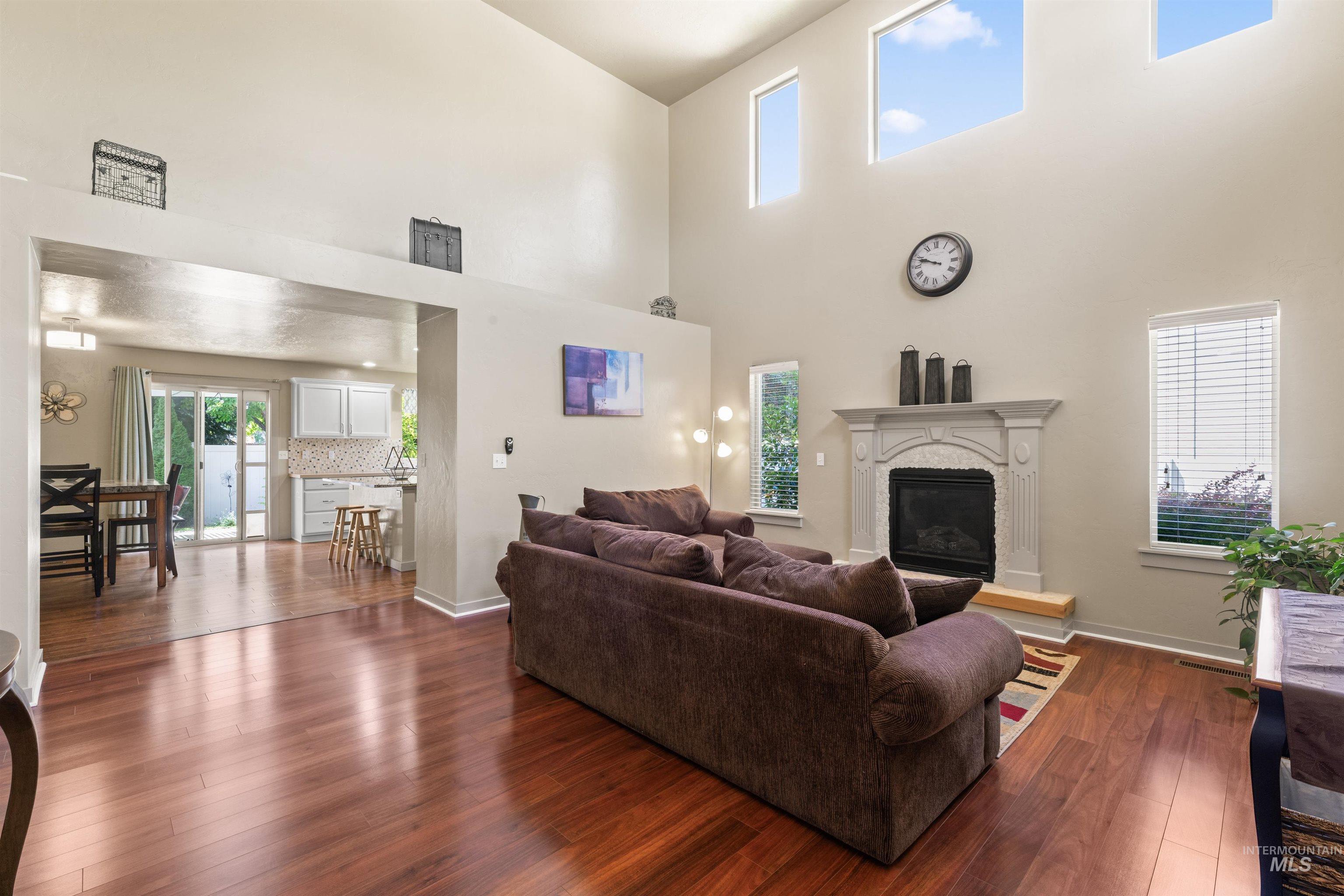 4521 W Quaker Ridge Drive, Meridian, Idaho 83646, 4 Bedrooms, 2.5 Bathrooms, Residential For Sale, Price $519,900,MLS 98998087