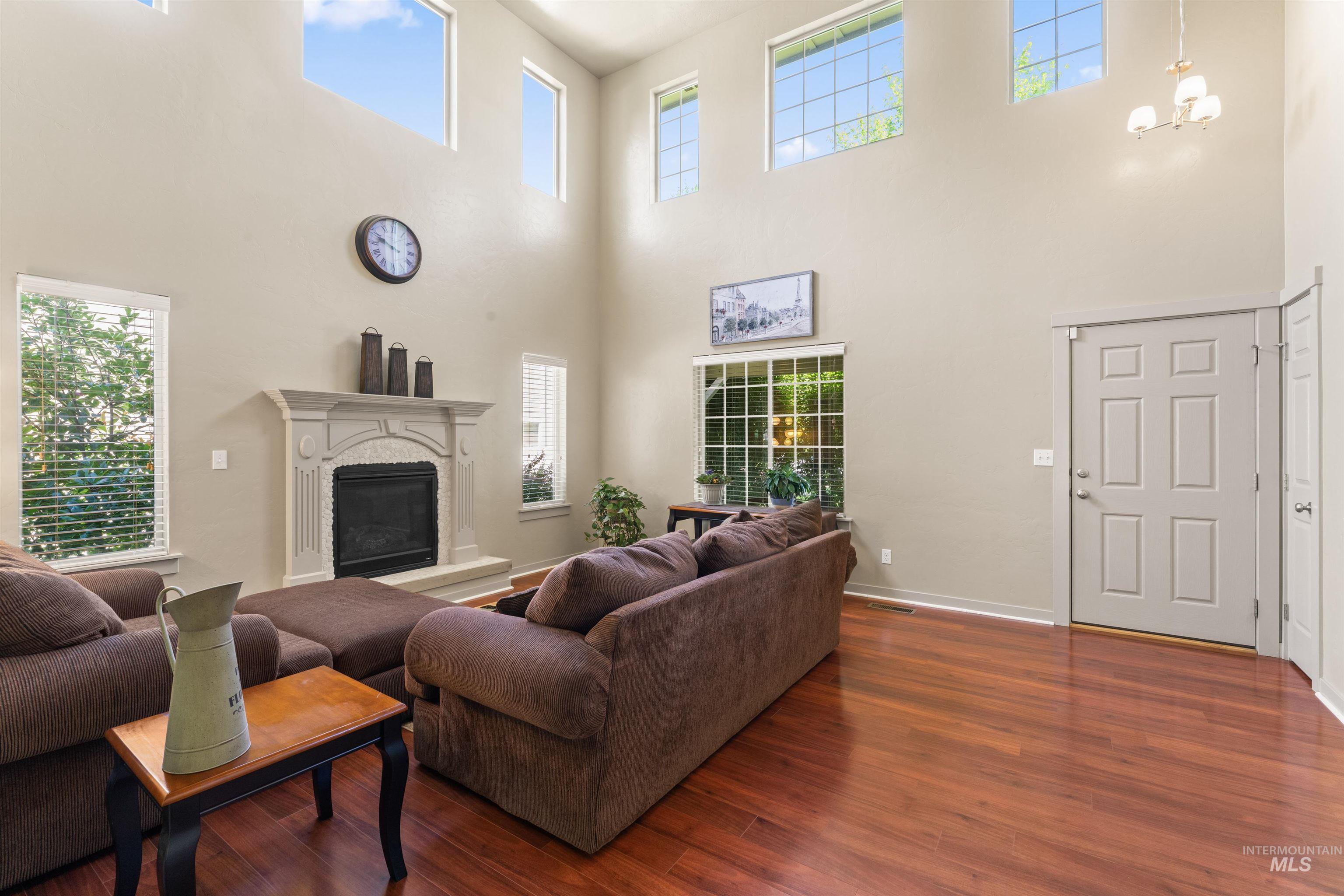 4521 W Quaker Ridge Drive, Meridian, Idaho 83646, 4 Bedrooms, 2.5 Bathrooms, Residential For Sale, Price $519,900,MLS 98998087
