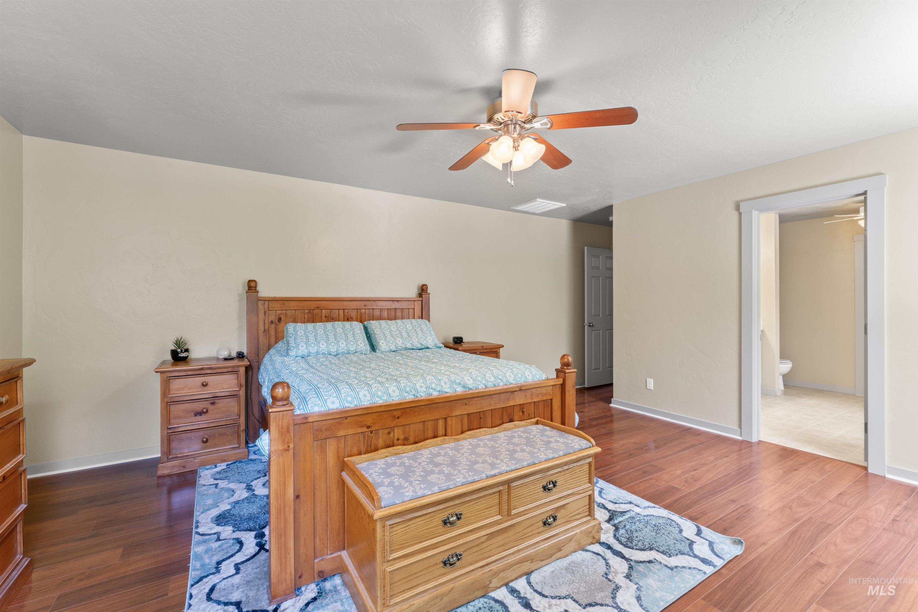 4521 W Quaker Ridge Drive, Meridian, Idaho 83646, 4 Bedrooms, 2.5 Bathrooms, Residential For Sale, Price $519,900,MLS 98998087
