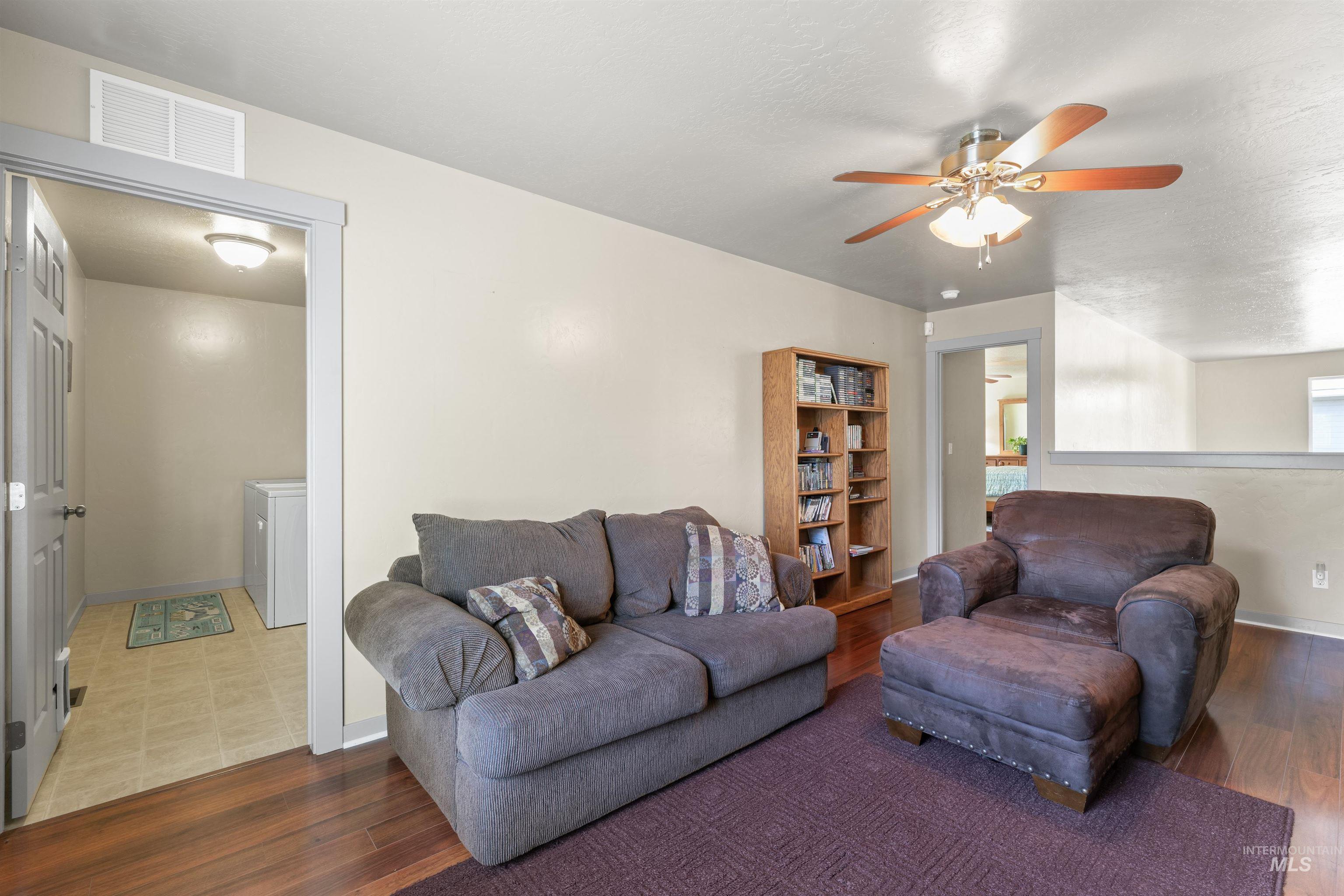 4521 W Quaker Ridge Drive, Meridian, Idaho 83646, 4 Bedrooms, 2.5 Bathrooms, Residential For Sale, Price $519,900,MLS 98998087