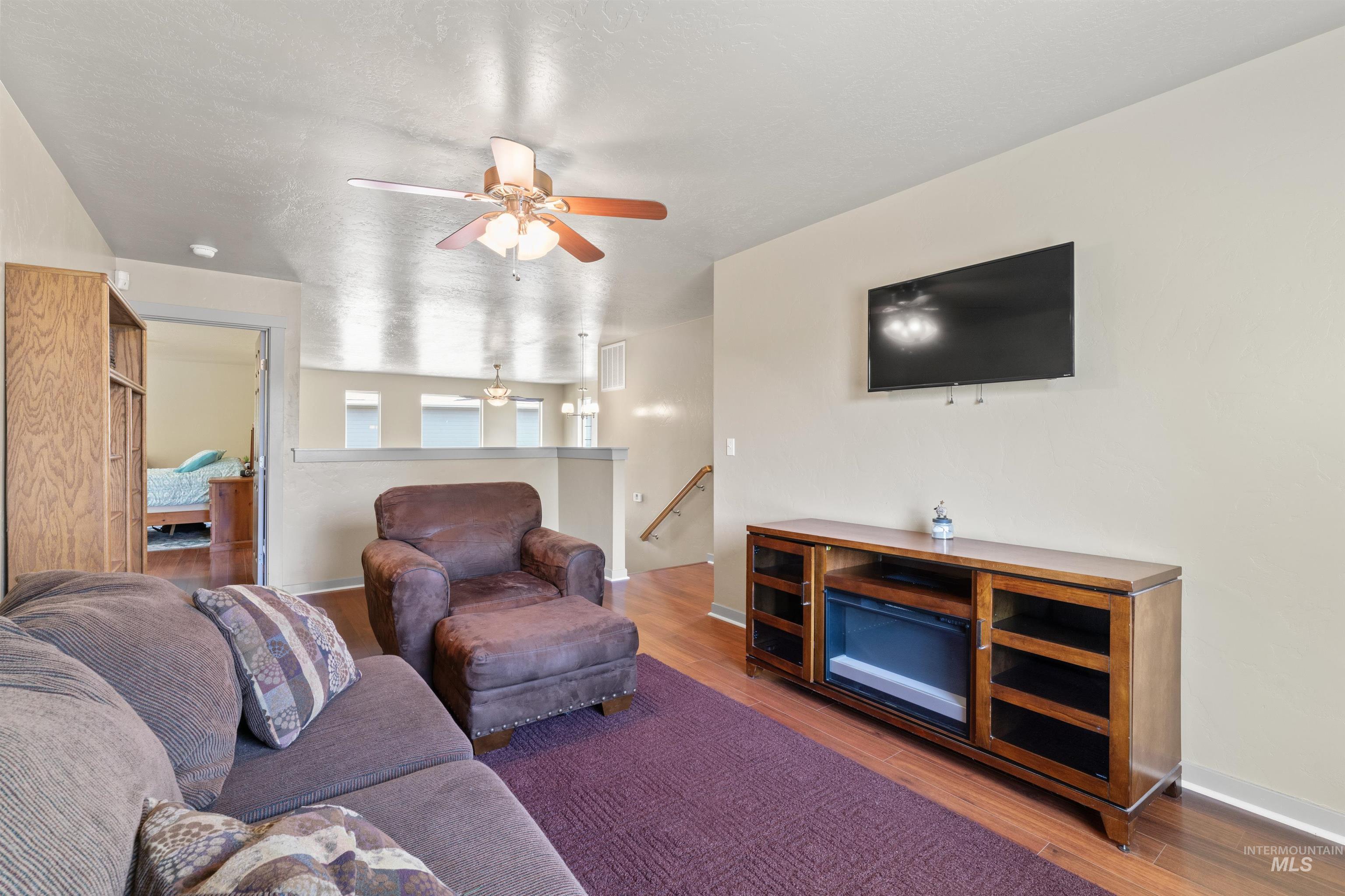 4521 W Quaker Ridge Drive, Meridian, Idaho 83646, 4 Bedrooms, 2.5 Bathrooms, Residential For Sale, Price $519,900,MLS 98998087