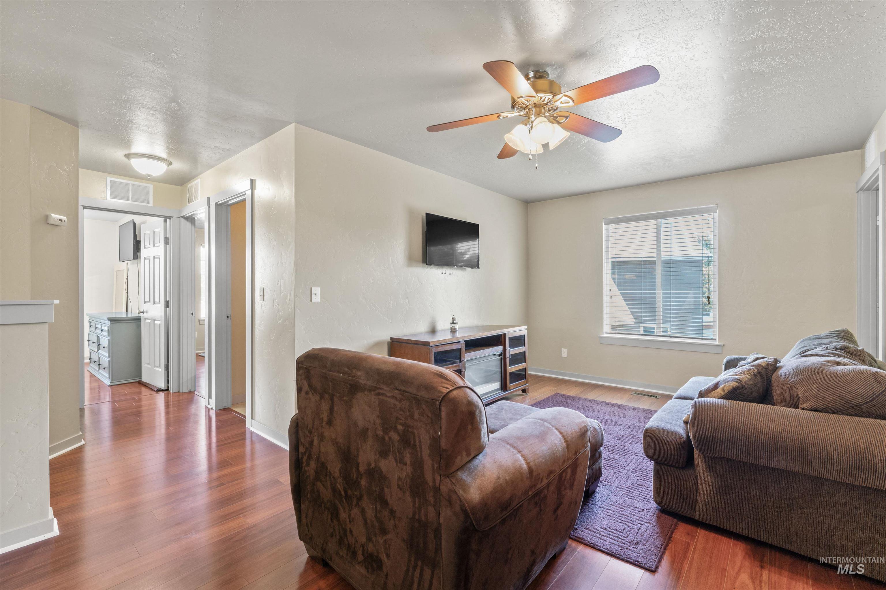 4521 W Quaker Ridge Drive, Meridian, Idaho 83646, 4 Bedrooms, 2.5 Bathrooms, Residential For Sale, Price $519,900,MLS 98998087