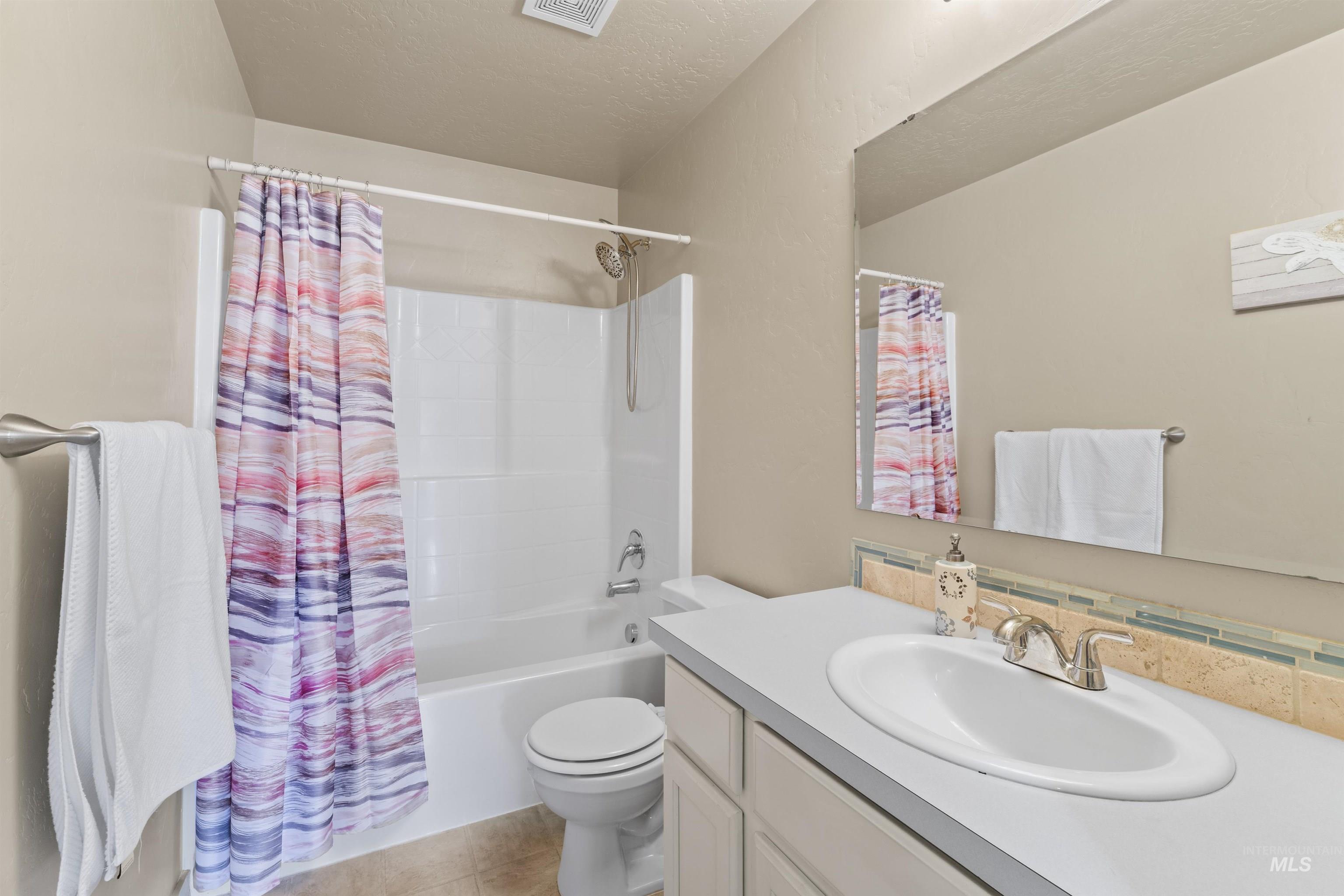 4521 W Quaker Ridge Drive, Meridian, Idaho 83646, 4 Bedrooms, 2.5 Bathrooms, Residential For Sale, Price $519,900,MLS 98998087