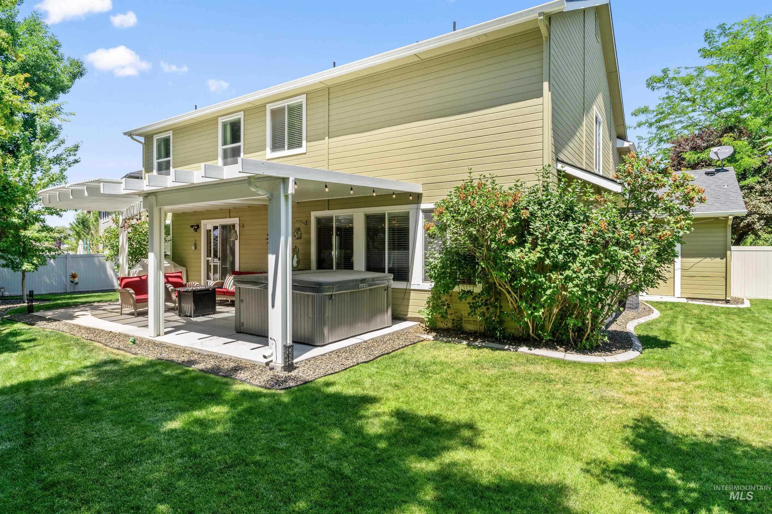 4521 W Quaker Ridge Drive, Meridian, Idaho 83646, 4 Bedrooms, 2.5 Bathrooms, Residential For Sale, Price $519,900,MLS 98998087