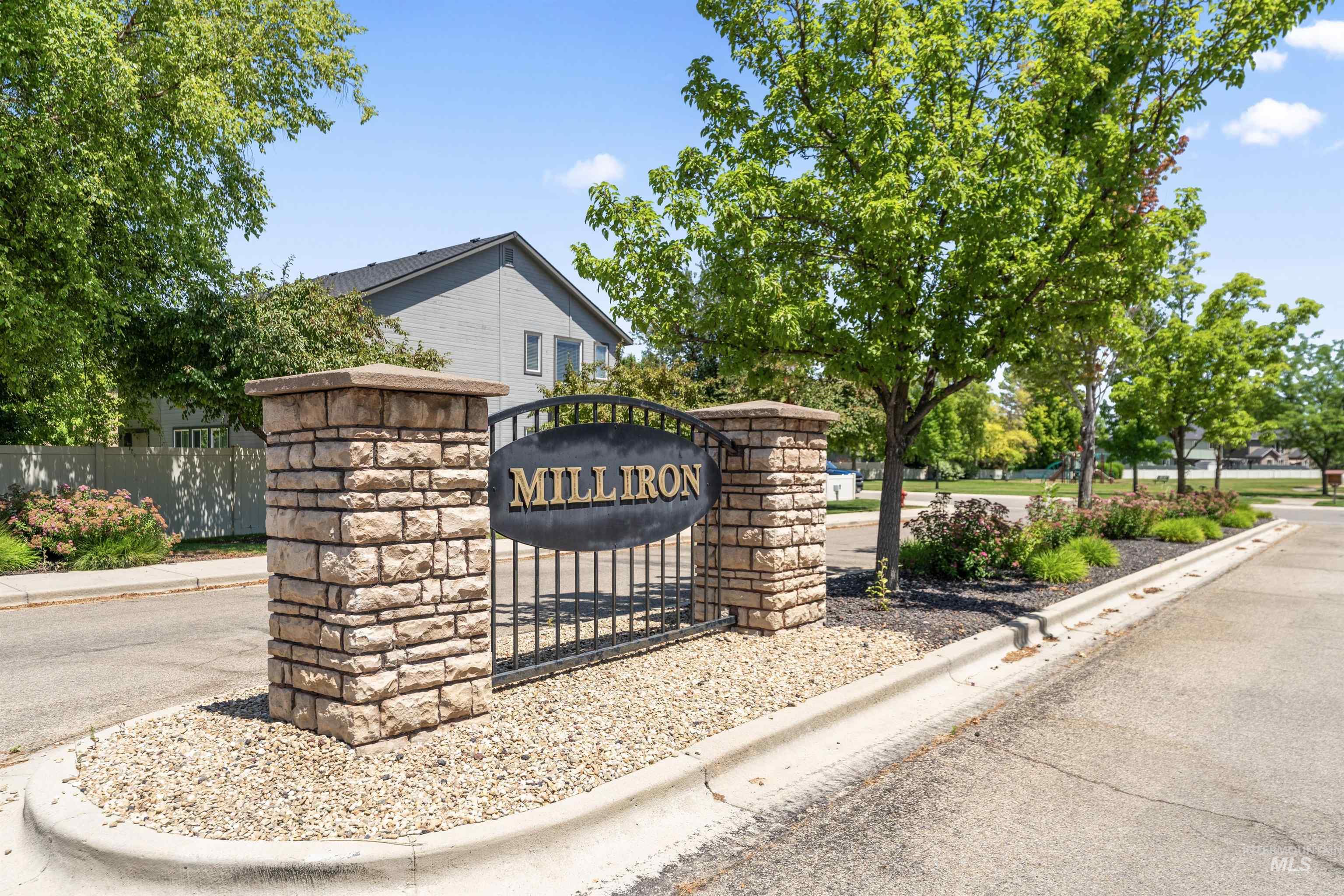 4521 W Quaker Ridge Drive, Meridian, Idaho 83646, 4 Bedrooms, 2.5 Bathrooms, Residential For Sale, Price $519,900,MLS 98998087