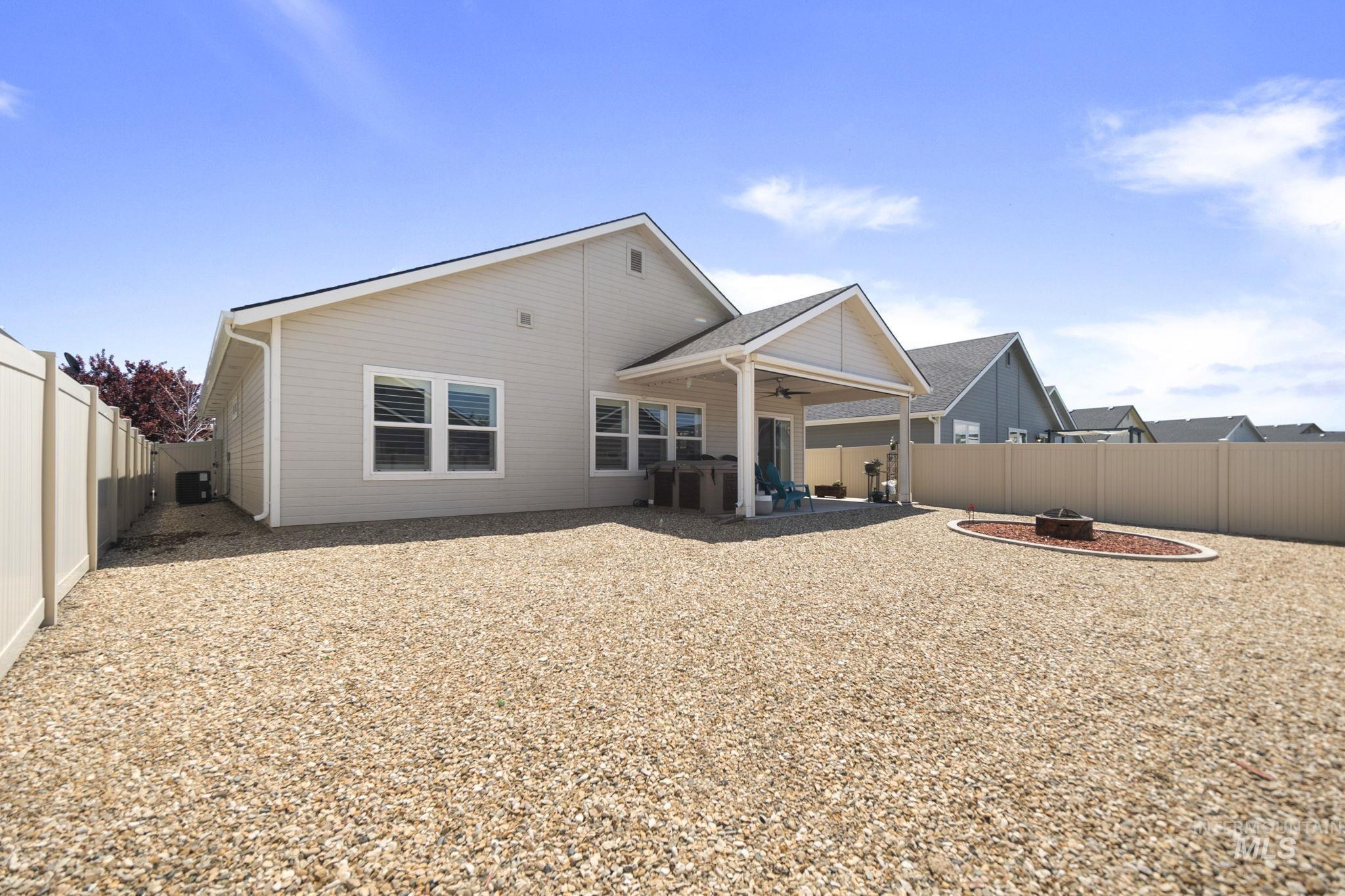 16911 N Cornwallis Way, Nampa, Idaho 83687, 3 Bedrooms, 2 Bathrooms, Residential For Sale, Price $399,900,MLS 98998088