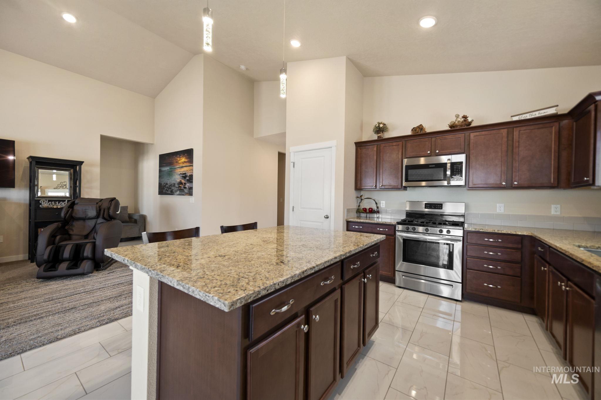 16911 N Cornwallis Way, Nampa, Idaho 83687, 3 Bedrooms, 2 Bathrooms, Residential For Sale, Price $399,900,MLS 98998088