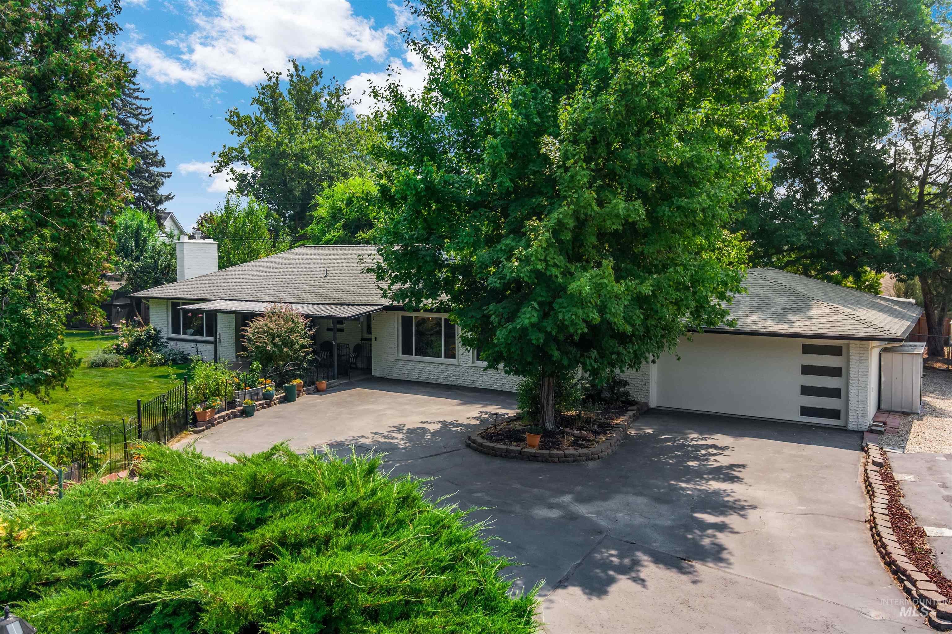 157 W Willoway Drive, Boise, Idaho 83705, 4 Bedrooms, 2 Bathrooms, Residential For Sale, Price $749,000,MLS 98998090
