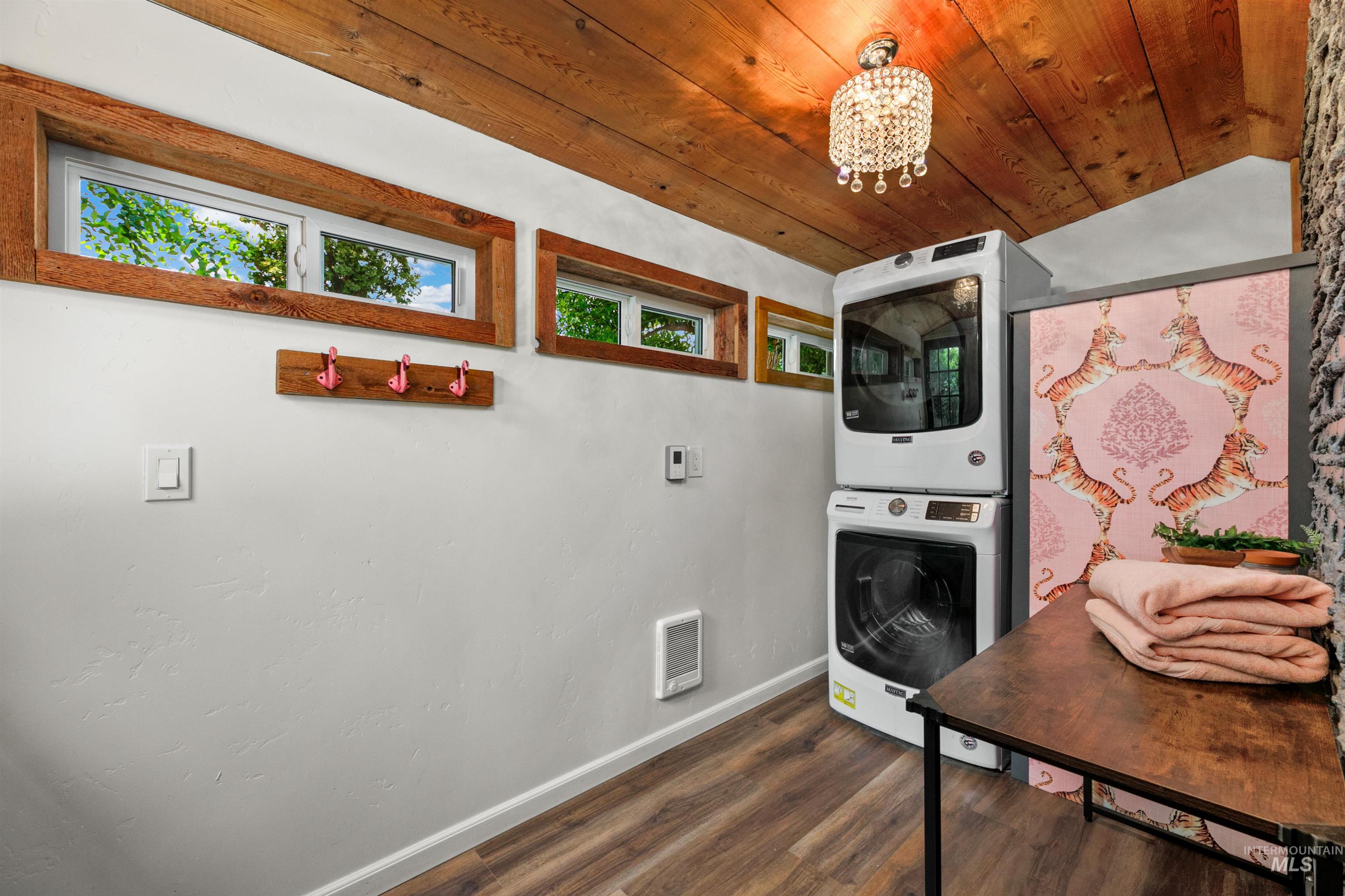 157 W Willoway Drive, Boise, Idaho 83705, 4 Bedrooms, 2 Bathrooms, Residential For Sale, Price $749,000,MLS 98998090