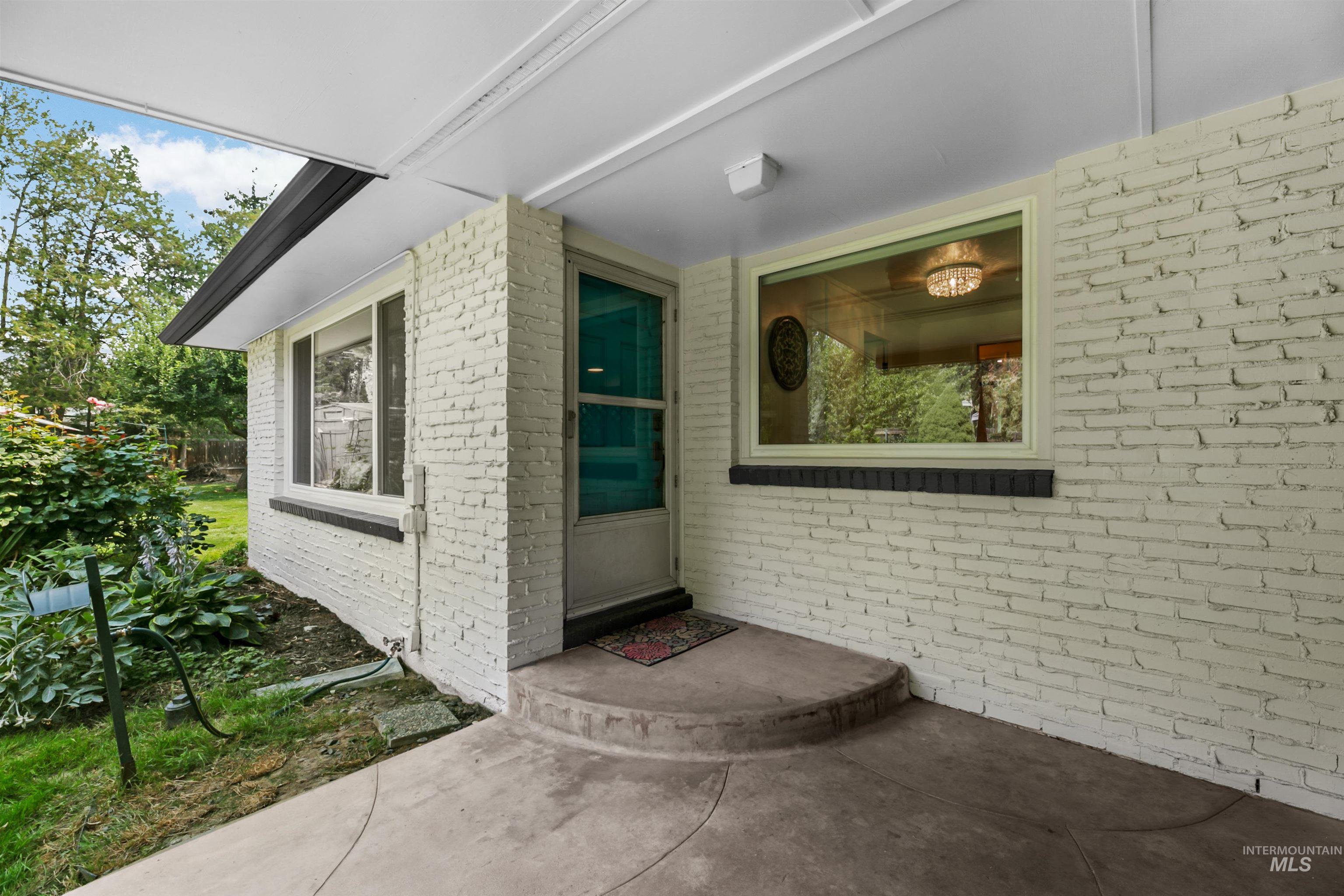 157 W Willoway Drive, Boise, Idaho 83705, 4 Bedrooms, 2 Bathrooms, Residential For Sale, Price $749,000,MLS 98998090