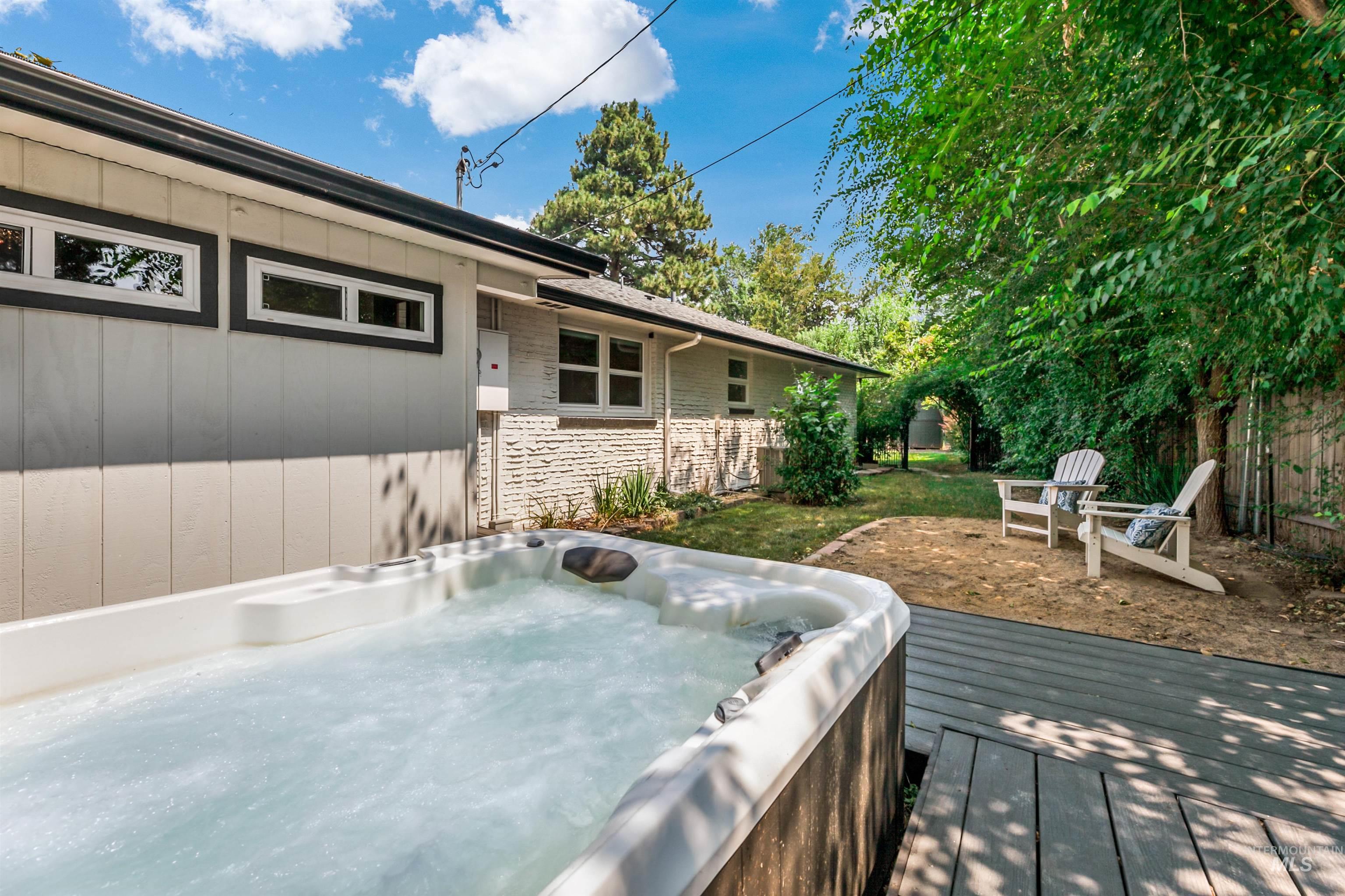 157 W Willoway Drive, Boise, Idaho 83705, 4 Bedrooms, 2 Bathrooms, Residential For Sale, Price $749,000,MLS 98998090