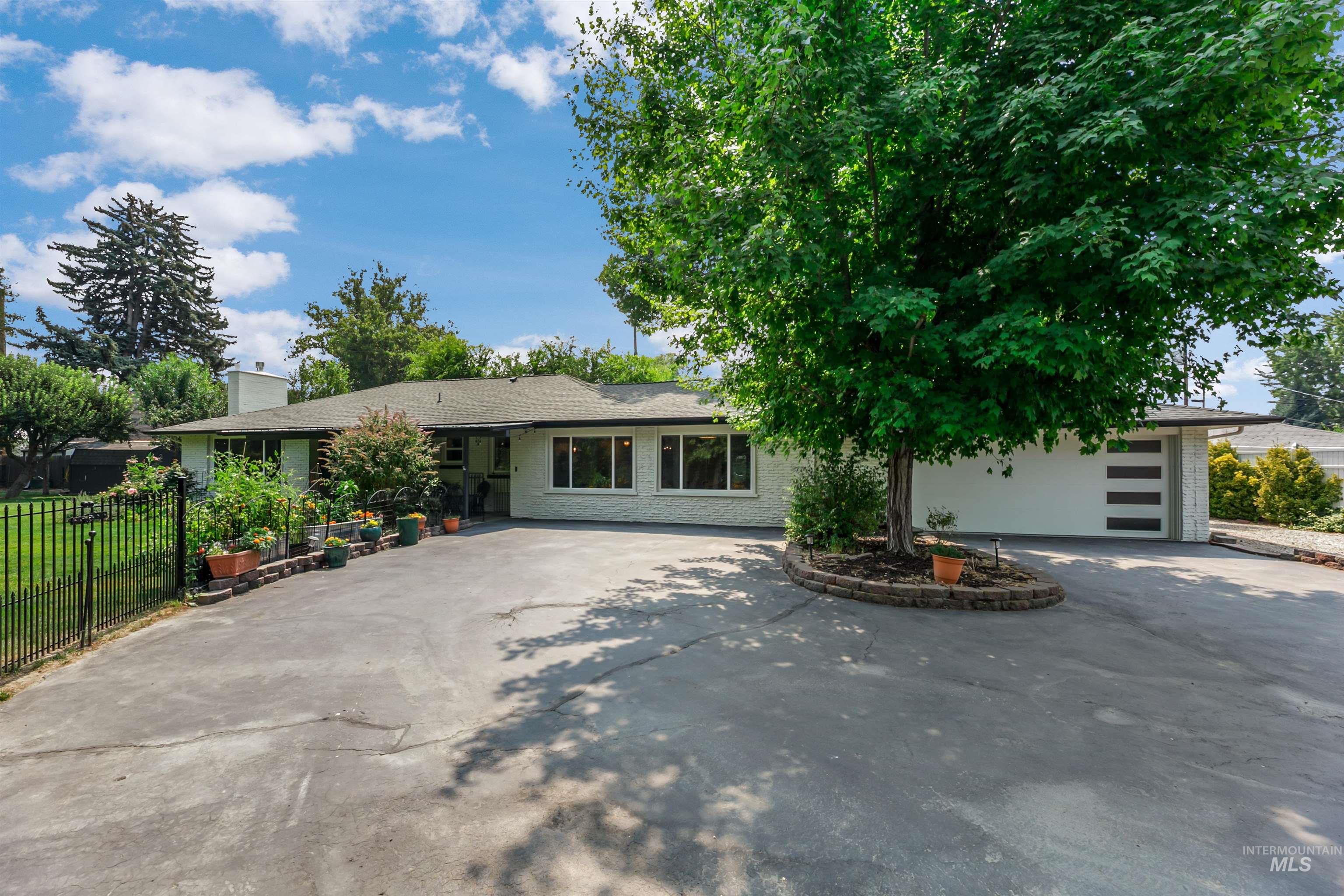157 W Willoway Drive, Boise, Idaho 83705, 4 Bedrooms, 2 Bathrooms, Residential For Sale, Price $749,000,MLS 98998090