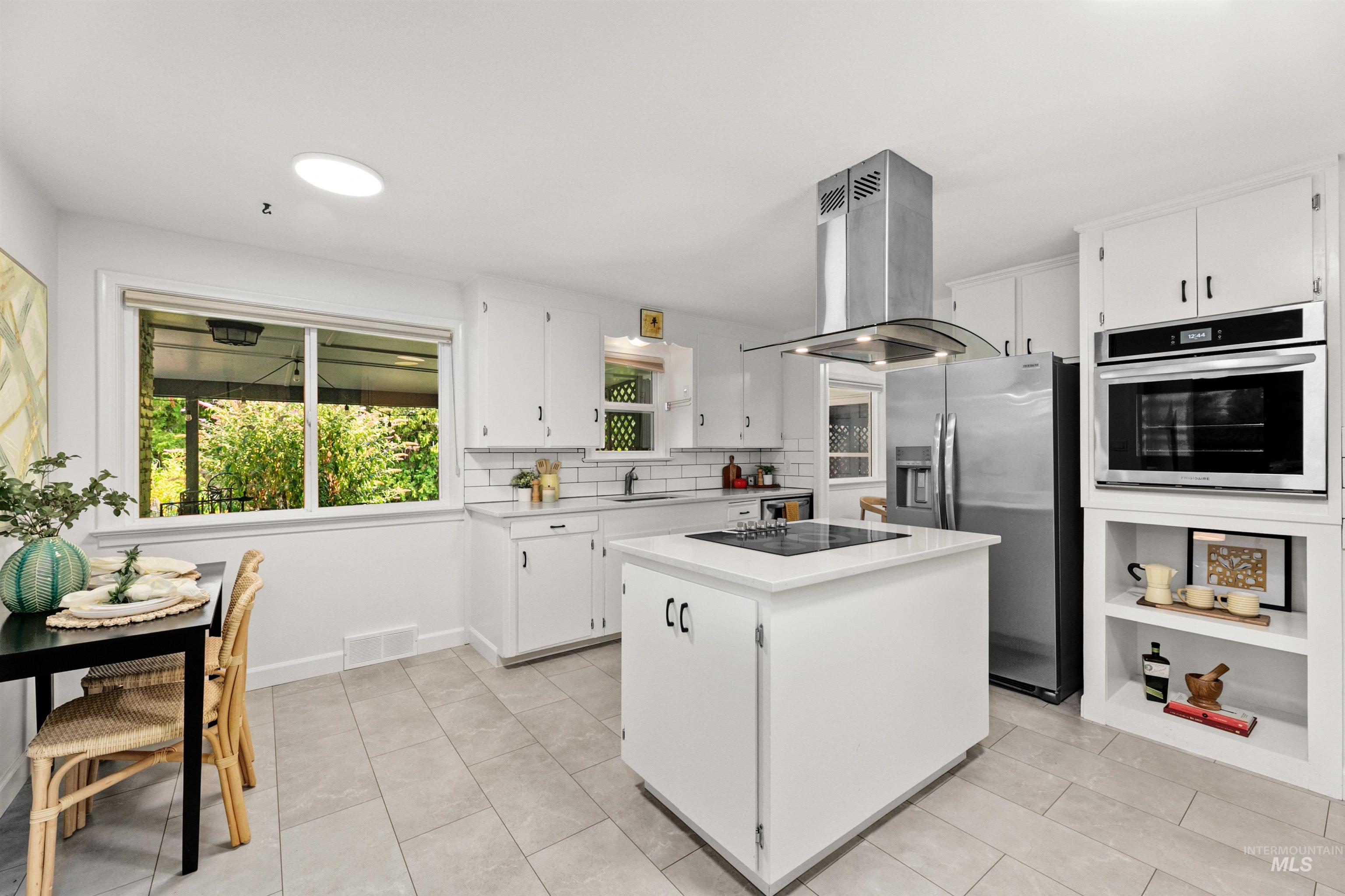 157 W Willoway Drive, Boise, Idaho 83705, 4 Bedrooms, 2 Bathrooms, Residential For Sale, Price $749,000,MLS 98998090