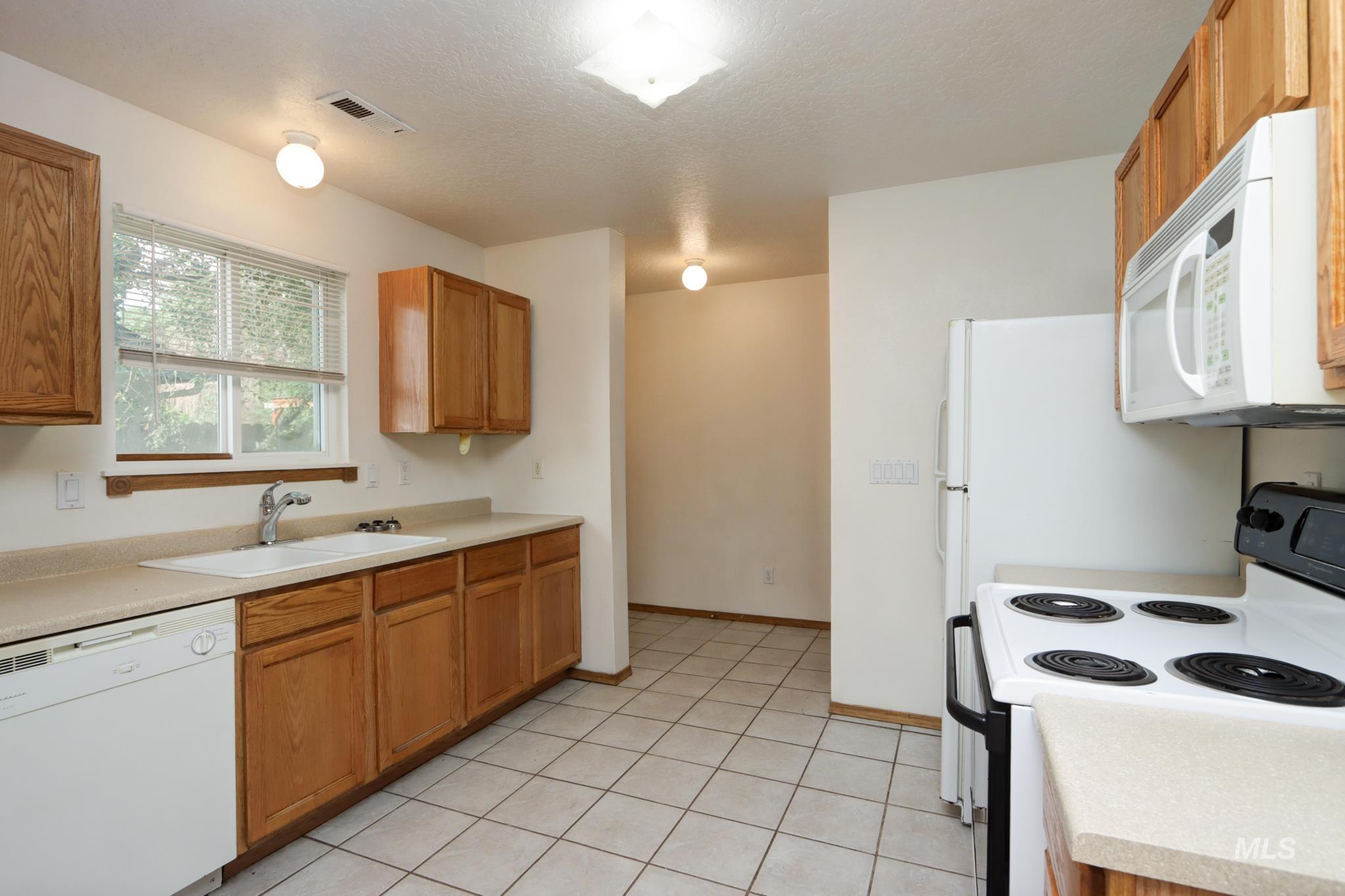 532 S Powerline Rd, Nampa, Idaho 83686, 2 Bedrooms, 2 Bathrooms, Residential Income For Sale, Price $539,000, 98998091