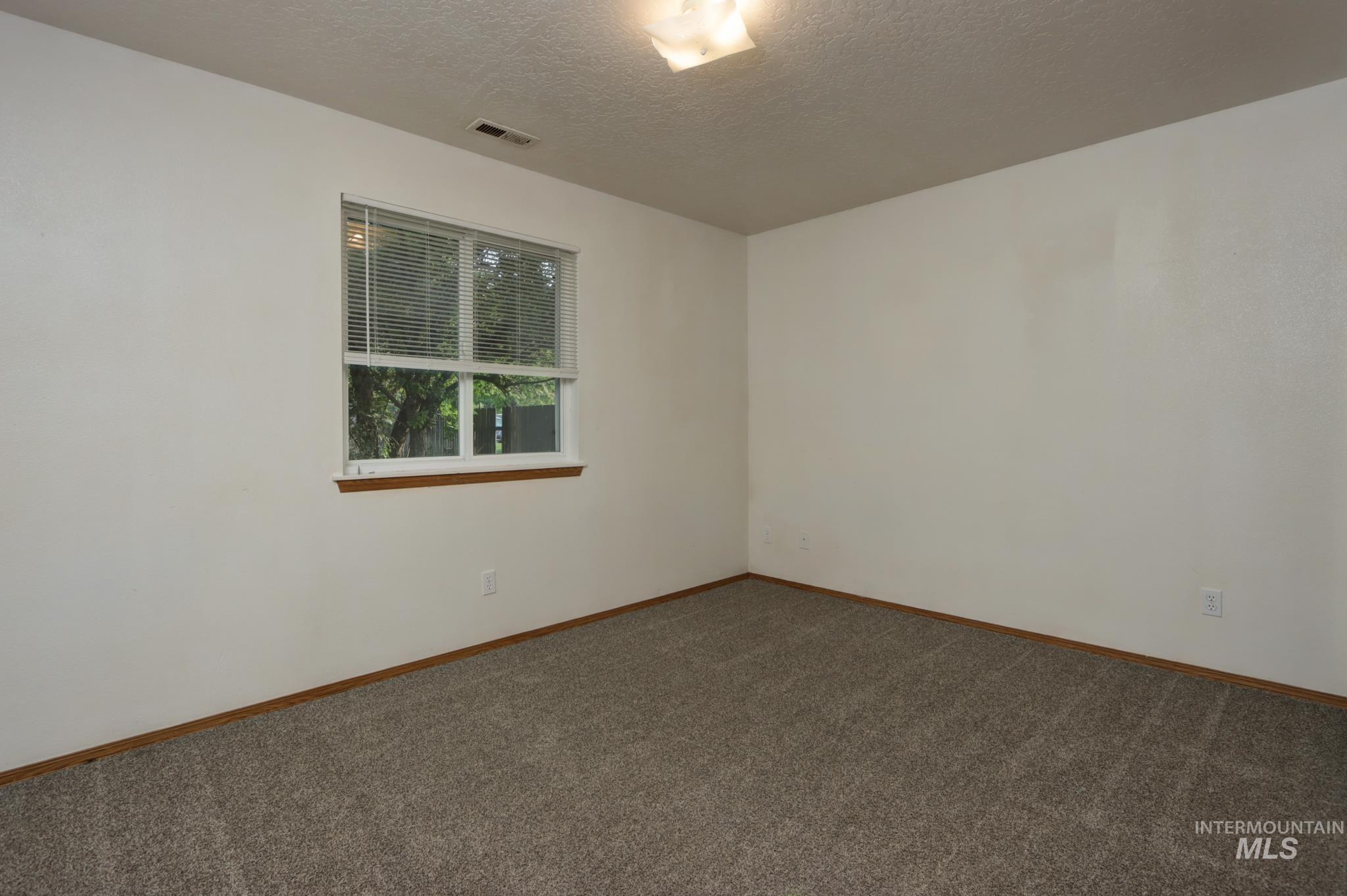 532 S Powerline Rd, Nampa, Idaho 83686, 2 Bedrooms, 2 Bathrooms, Residential Income For Sale, Price $539,000, 98998091