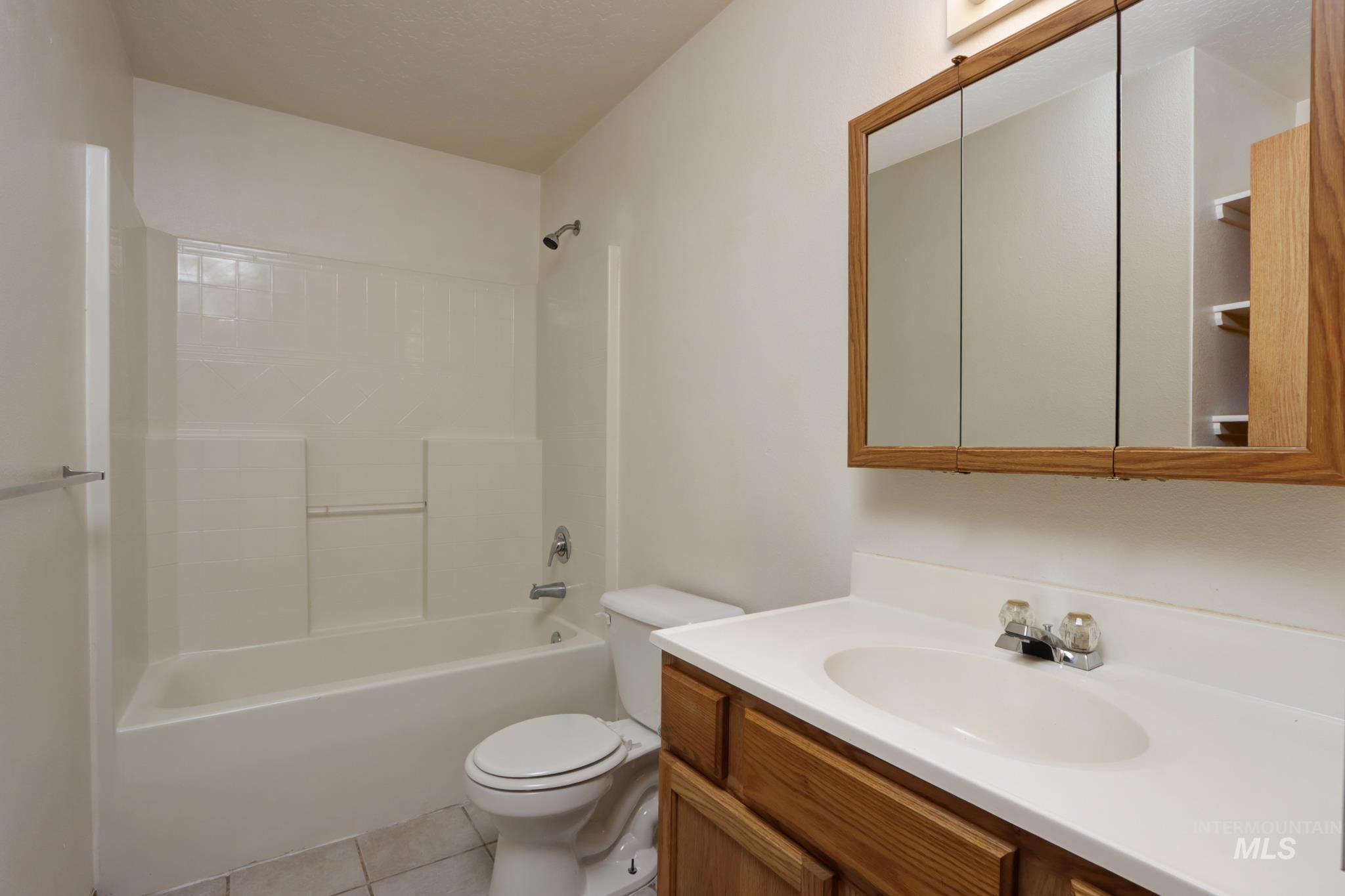 532 S Powerline Rd, Nampa, Idaho 83686, 2 Bedrooms, 2 Bathrooms, Residential Income For Sale, Price $539,000, 98998091