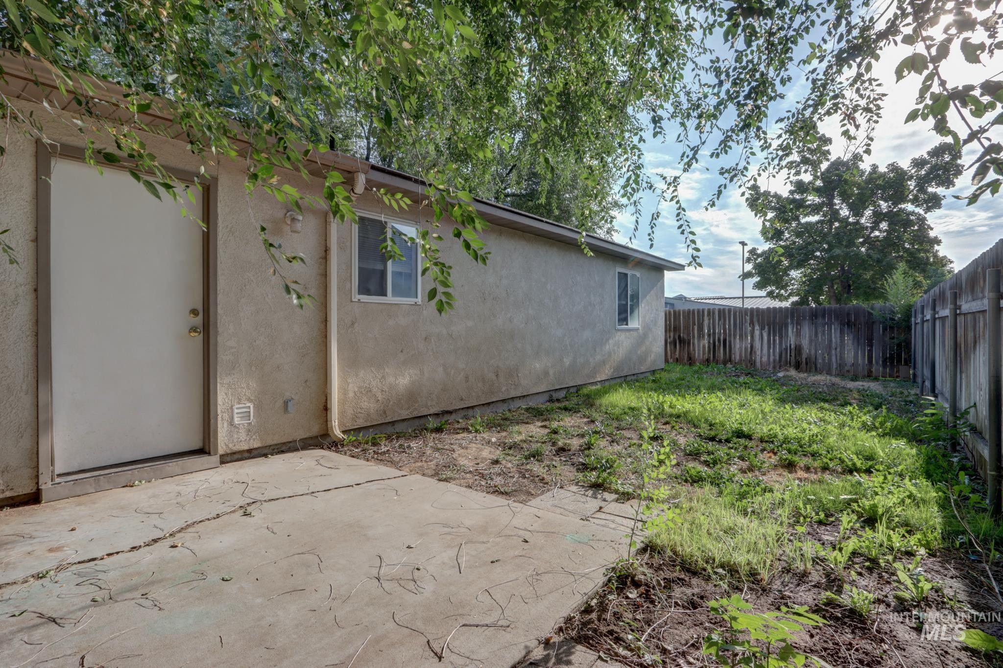 532 S Powerline Rd, Nampa, Idaho 83686, 2 Bedrooms, 2 Bathrooms, Residential Income For Sale, Price $539,000, 98998091