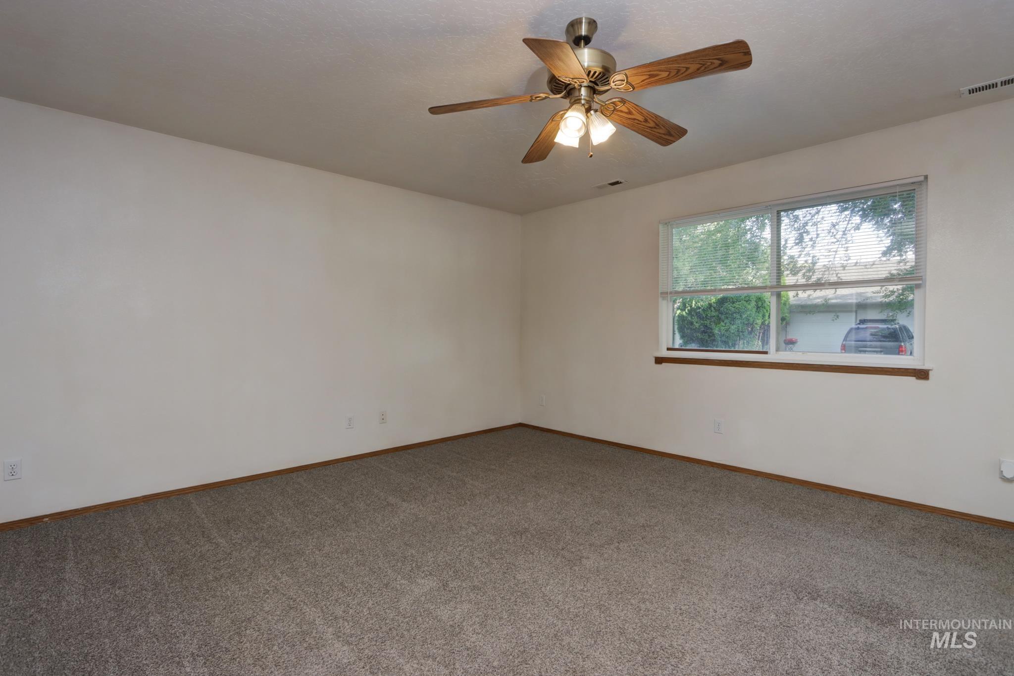 532 S Powerline Rd, Nampa, Idaho 83686, 2 Bedrooms, 2 Bathrooms, Residential Income For Sale, Price $539,000, 98998091