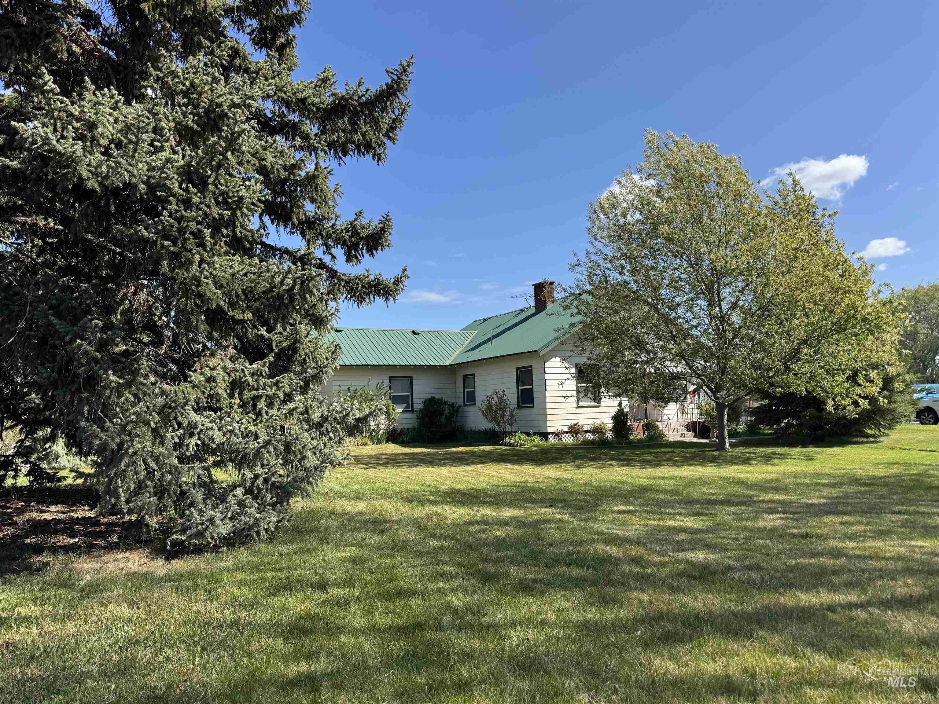 1698 State Highway 46, Gooding, Idaho 83330, 3 Bedrooms, 1 Bathroom, Residential For Sale, Price $385,000,MLS 98998096