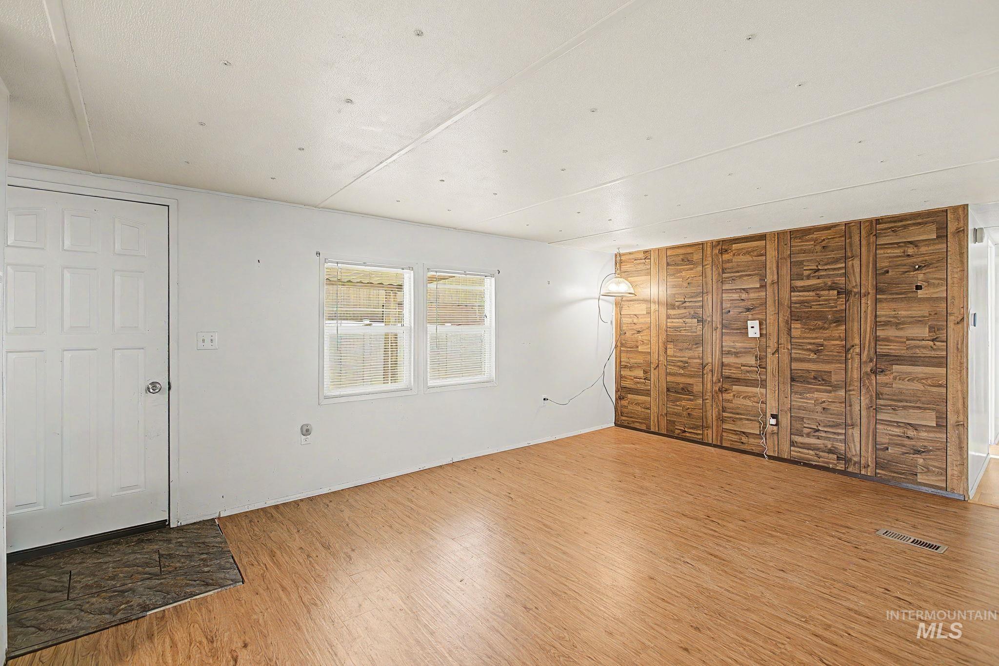 2312 3rd Ave, Clarkston, Washington 99403, 2 Bedrooms, 1 Bathroom, Residential For Sale, Price $179,000,MLS 98998098