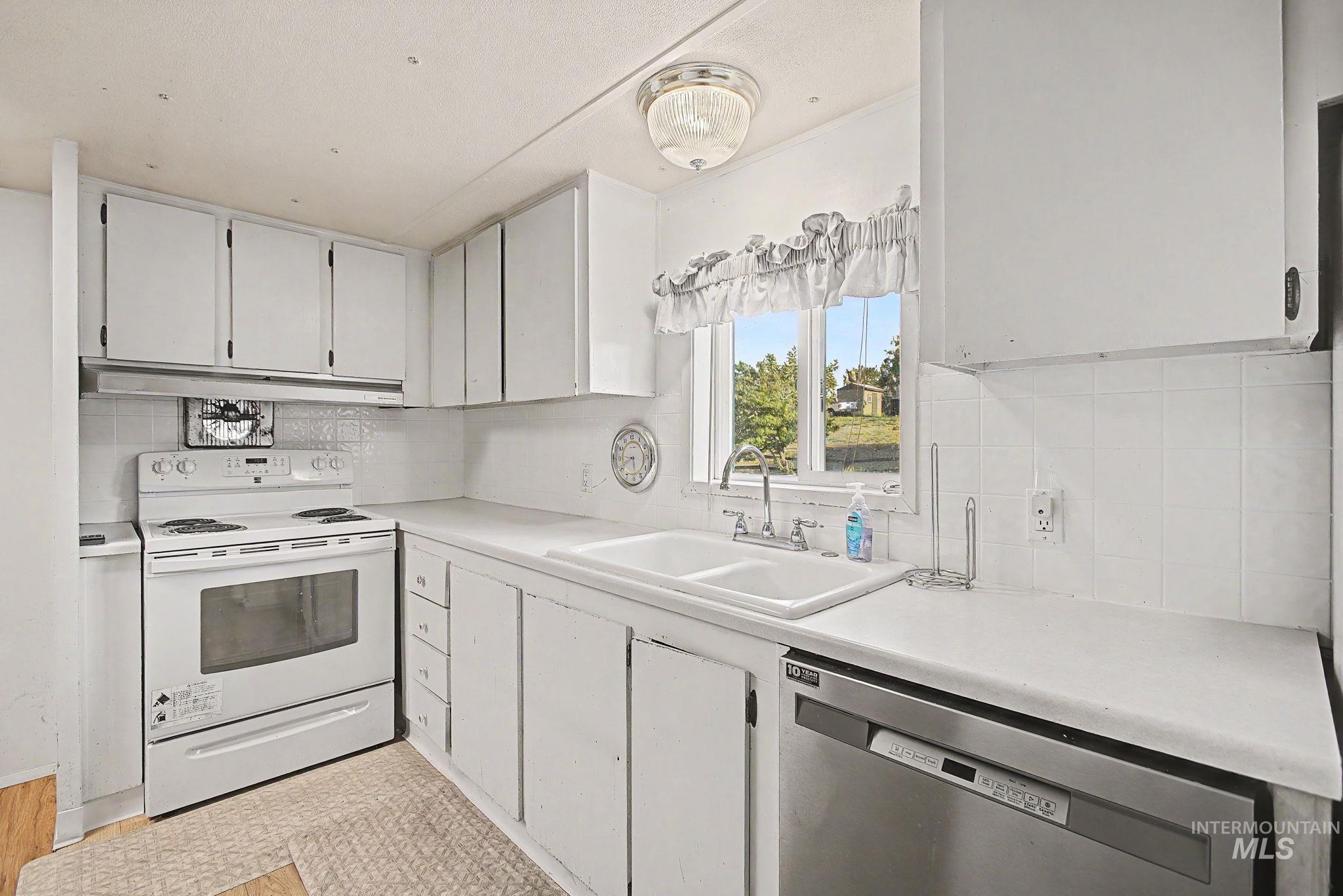 2312 3rd Ave, Clarkston, Washington 99403, 2 Bedrooms, 1 Bathroom, Residential For Sale, Price $179,000,MLS 98998098