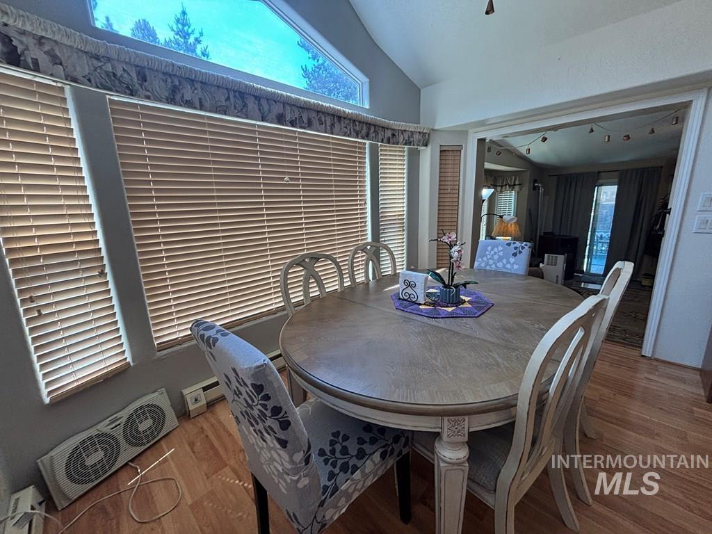 514 F40 Sawyer Street, Cascade, Idaho 83611, 2 Bedrooms, 1 Bathroom, Residential For Sale, Price $249,900,MLS 98998102