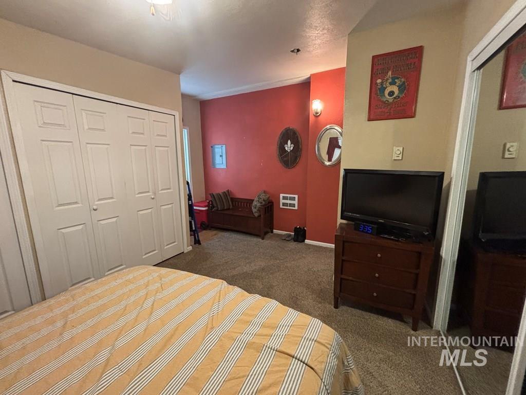 514 F40 Sawyer Street, Cascade, Idaho 83611, 2 Bedrooms, 1 Bathroom, Residential For Sale, Price $249,900,MLS 98998102