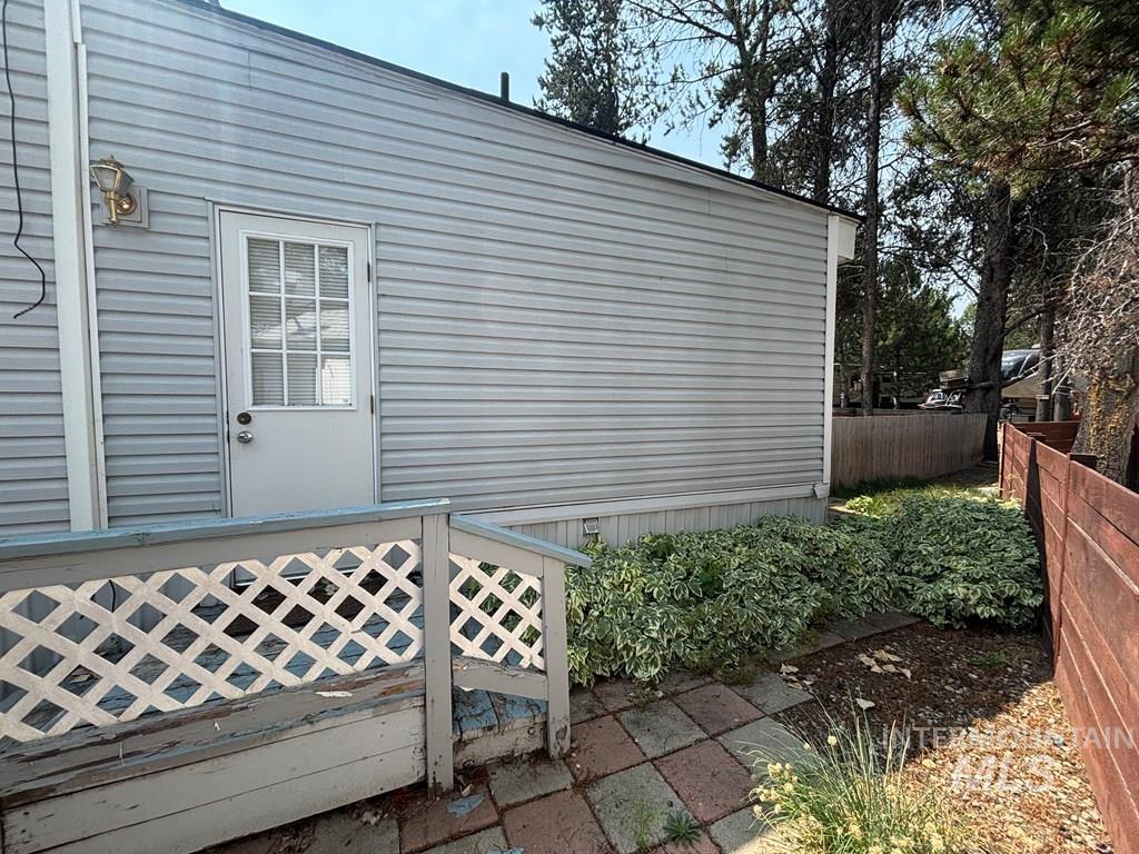 514 F40 Sawyer Street, Cascade, Idaho 83611, 2 Bedrooms, 1 Bathroom, Residential For Sale, Price $249,900,MLS 98998102
