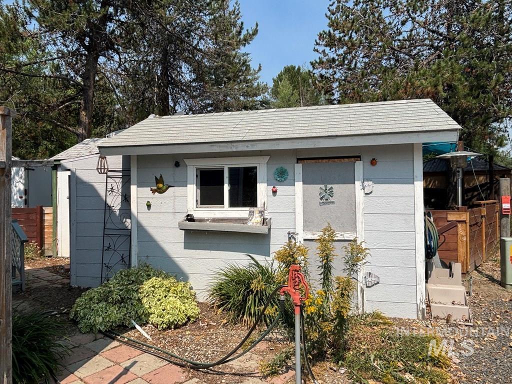 514 F40 Sawyer Street, Cascade, Idaho 83611, 2 Bedrooms, 1 Bathroom, Residential For Sale, Price $249,900,MLS 98998102