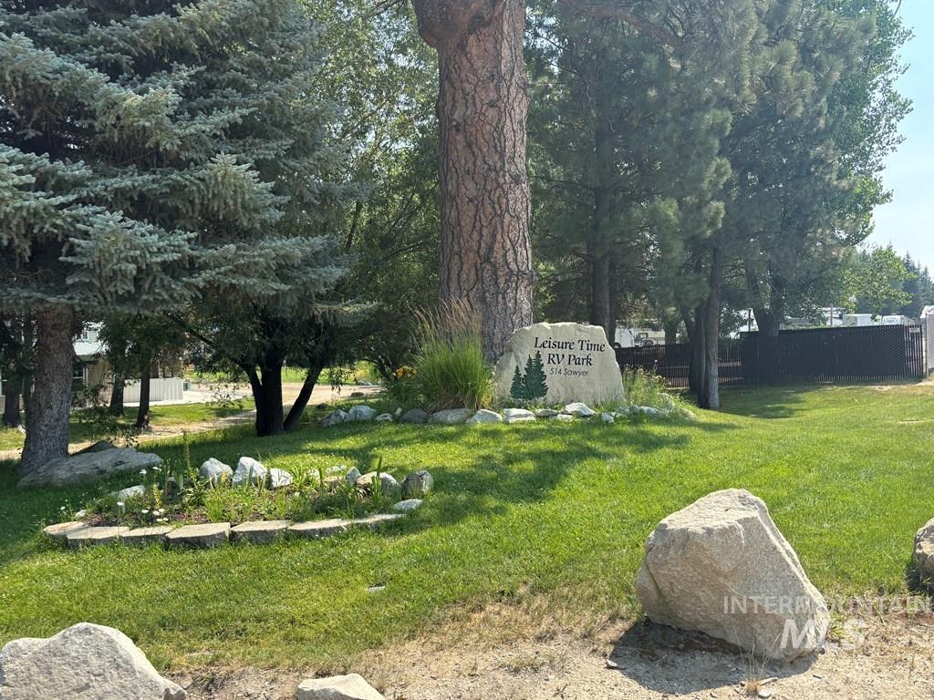514 F40 Sawyer Street, Cascade, Idaho 83611, 2 Bedrooms, 1 Bathroom, Residential For Sale, Price $249,900,MLS 98998102