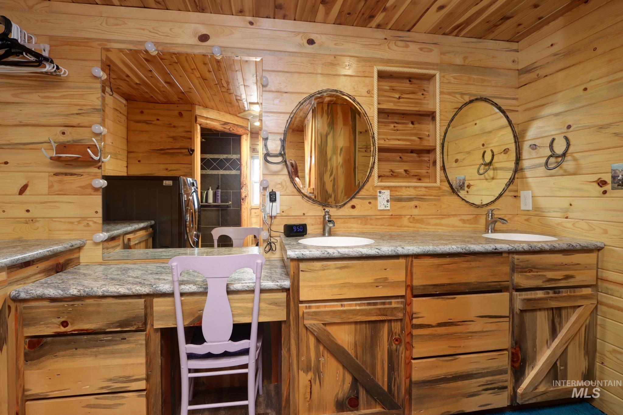 2498 Track, Melba, Idaho 83641, 4 Bedrooms, 3.5 Bathrooms, Residential For Sale, Price $989,000, 98998104