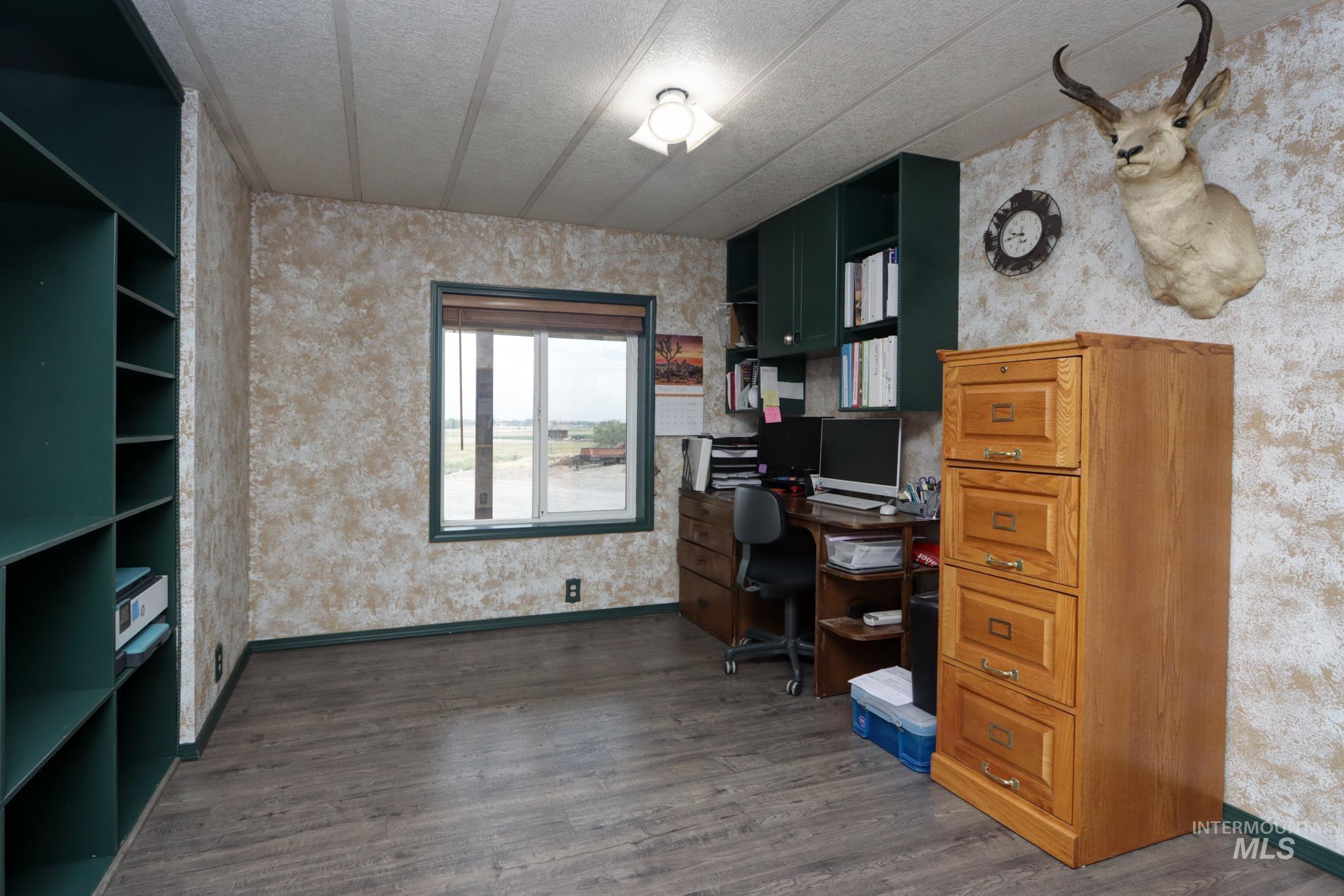 2498 Track, Melba, Idaho 83641, 4 Bedrooms, 3.5 Bathrooms, Residential For Sale, Price $989,000, 98998104