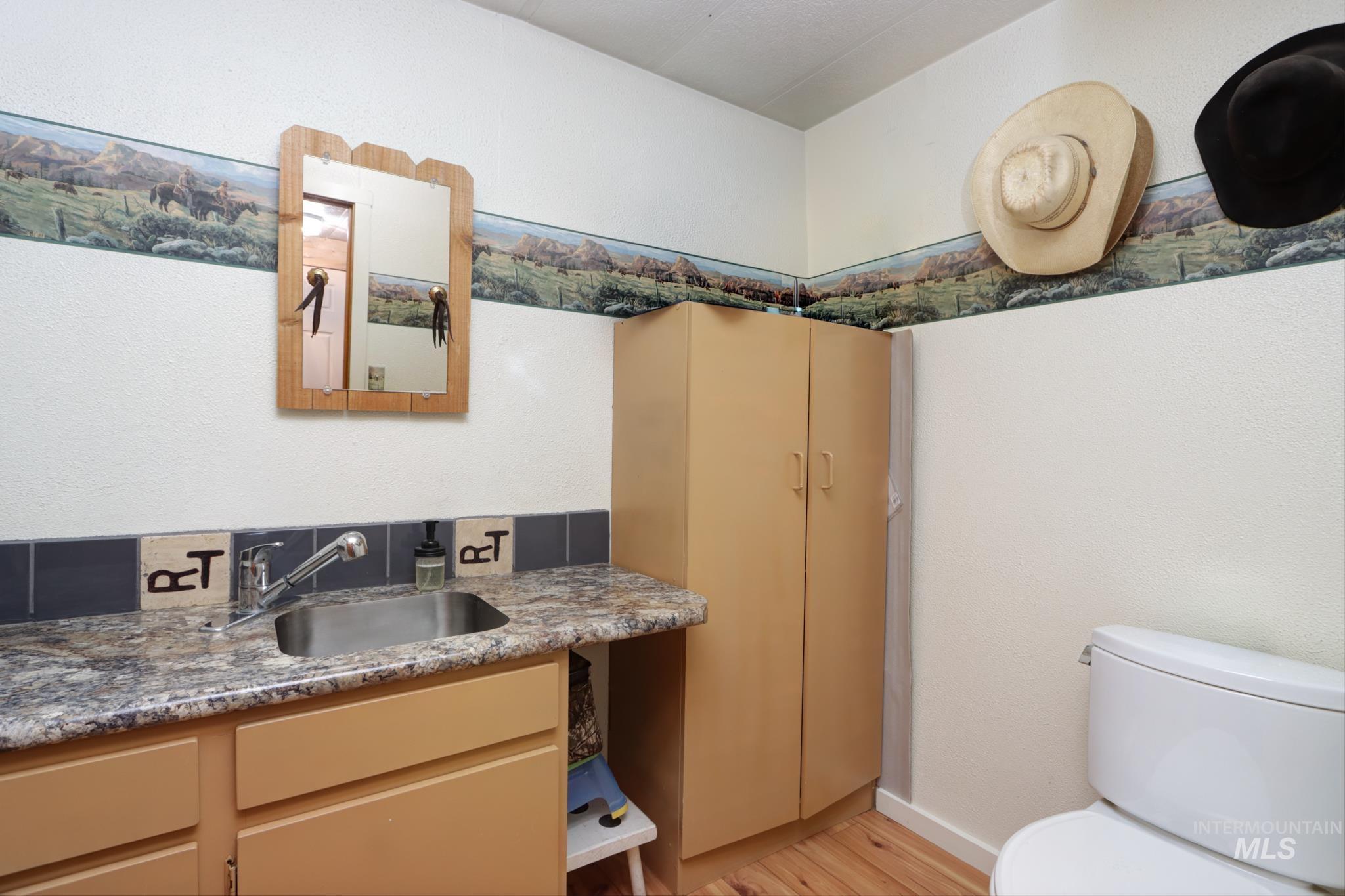 2498 Track, Melba, Idaho 83641, 4 Bedrooms, 3.5 Bathrooms, Residential For Sale, Price $989,000, 98998104