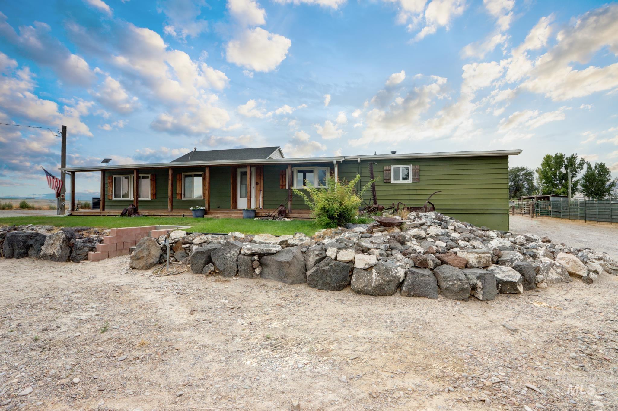 2498 Track, Melba, Idaho 83641, 4 Bedrooms, 3.5 Bathrooms, Residential For Sale, Price $989,000, 98998104