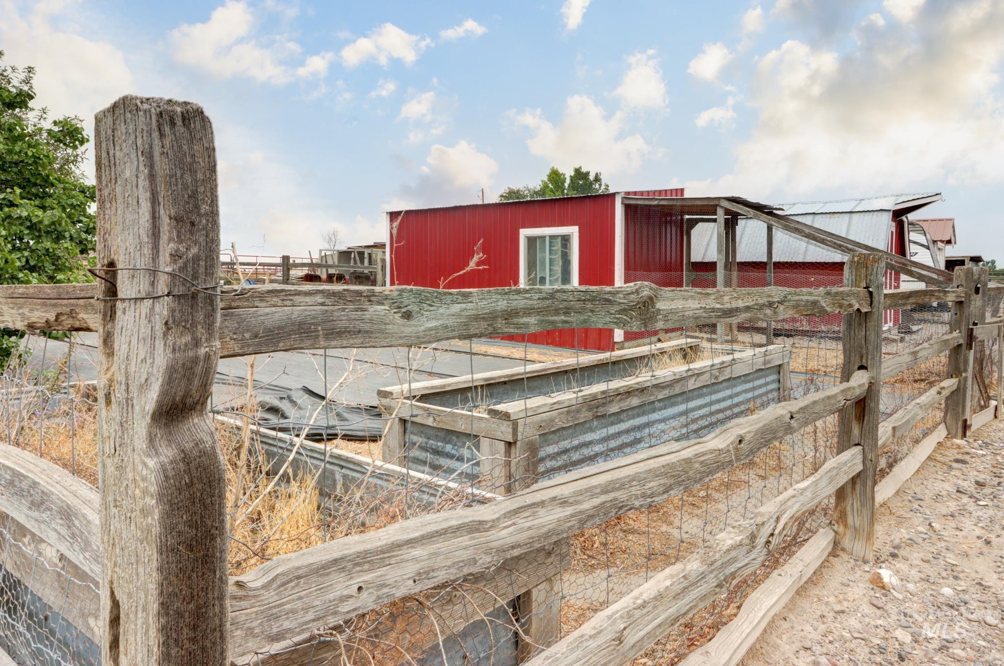 2498 Track, Melba, Idaho 83641, 4 Bedrooms, 3.5 Bathrooms, Residential For Sale, Price $989,000, 98998104