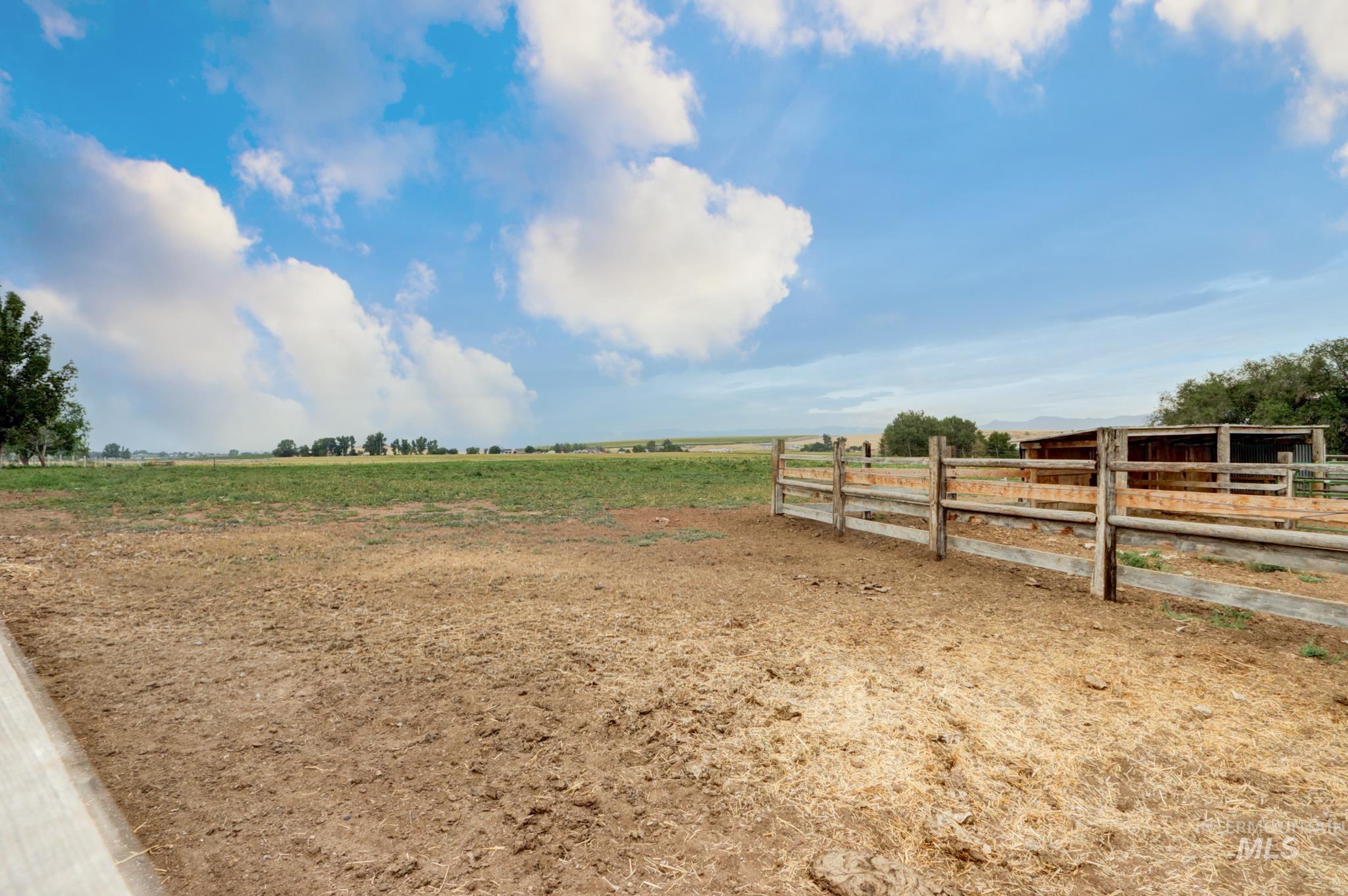 2498 Track, Melba, Idaho 83641, 4 Bedrooms, 3.5 Bathrooms, Residential For Sale, Price $989,000, 98998104