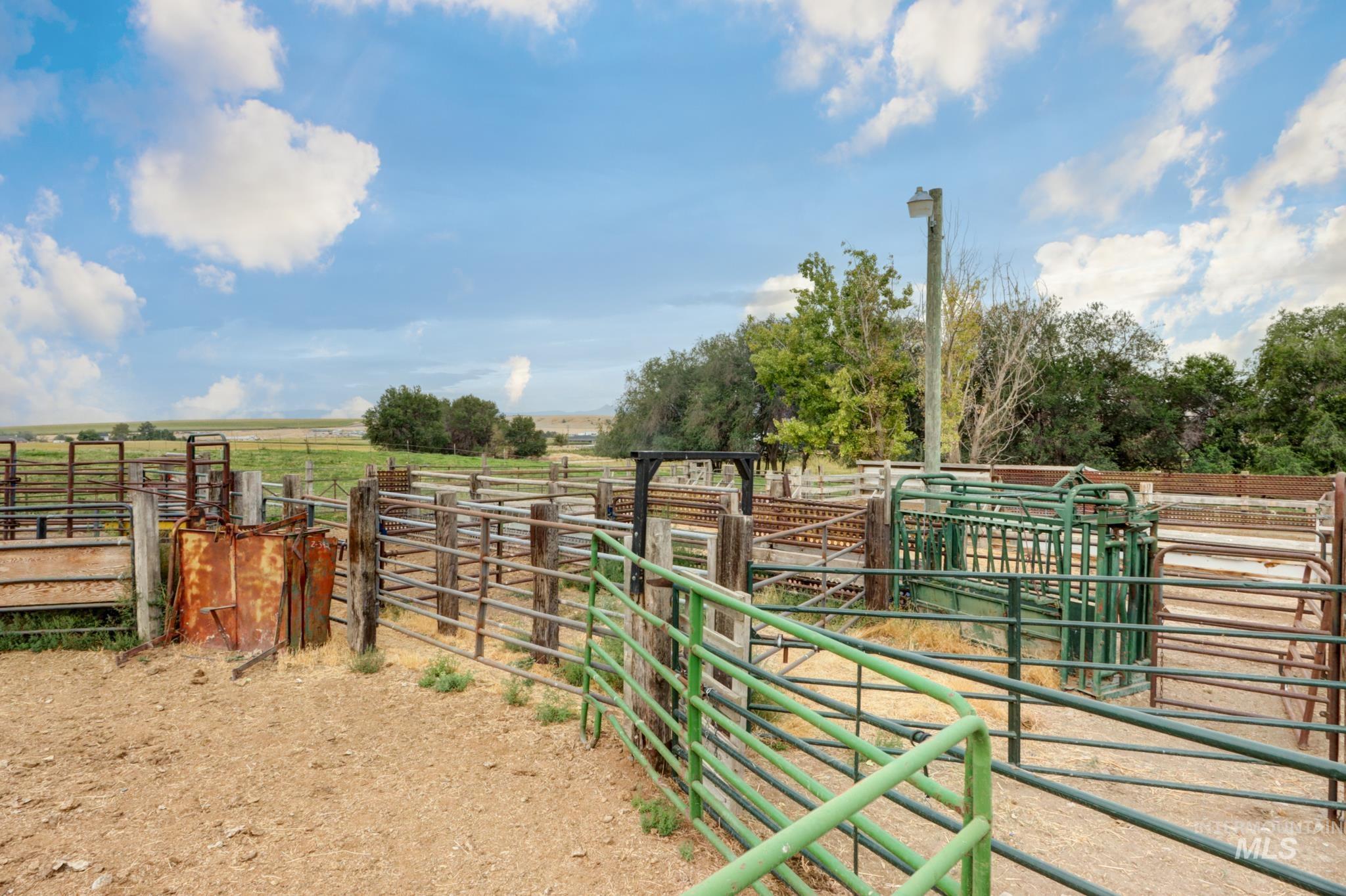 2498 Track, Melba, Idaho 83641, 4 Bedrooms, 3.5 Bathrooms, Residential For Sale, Price $989,000, 98998104