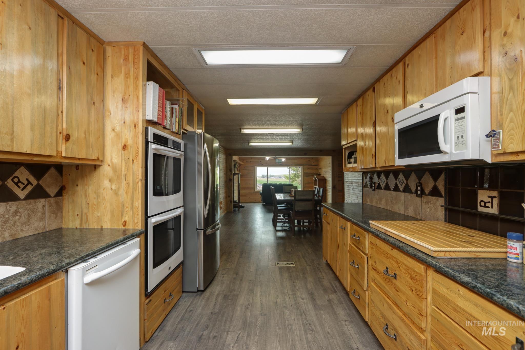 2498 Track, Melba, Idaho 83641, 4 Bedrooms, 3.5 Bathrooms, Residential For Sale, Price $989,000, 98998104