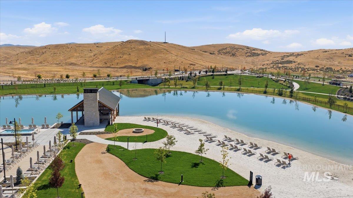 6369 W Sollas Ct, Eagle, Idaho 83616, 3 Bedrooms, 2 Bathrooms, Residential For Sale, Price $594,900,MLS 98998106