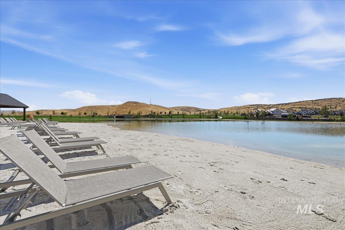 6369 W Sollas Ct, Eagle, Idaho 83616, 3 Bedrooms, 2 Bathrooms, Residential For Sale, Price $594,900,MLS 98998106