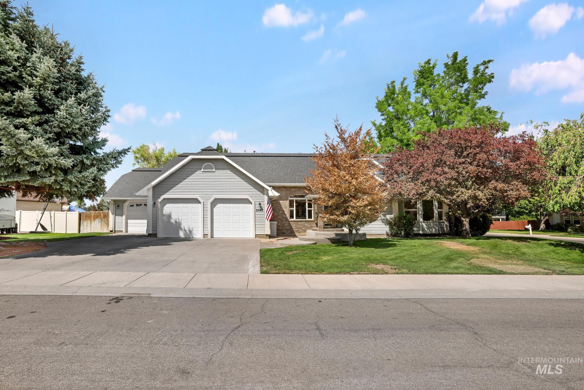 2047 Candlewood Cir, Twin Falls, Idaho 83301, 5 Bedrooms, 3.5 Bathrooms, Residential For Sale, Price $599,000,MLS 98998108