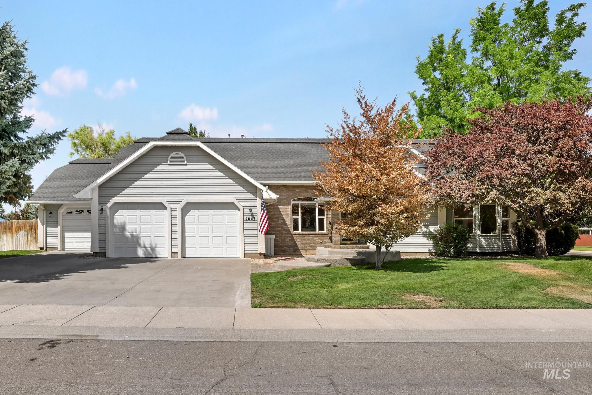 2047 Candlewood Cir, Twin Falls, Idaho 83301, 5 Bedrooms, 3.5 Bathrooms, Residential For Sale, Price $599,000,MLS 98998108