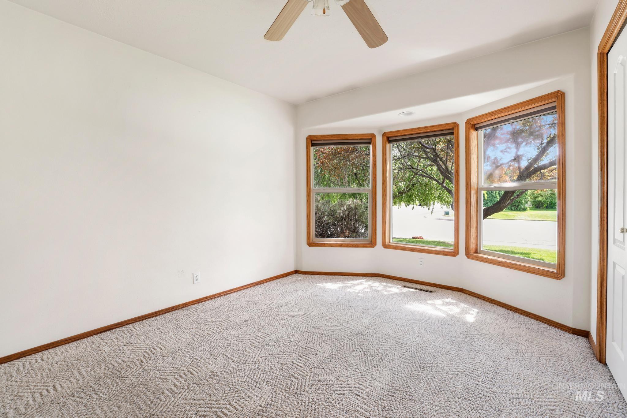 2047 Candlewood Cir, Twin Falls, Idaho 83301, 5 Bedrooms, 3.5 Bathrooms, Residential For Sale, Price $599,000,MLS 98998108