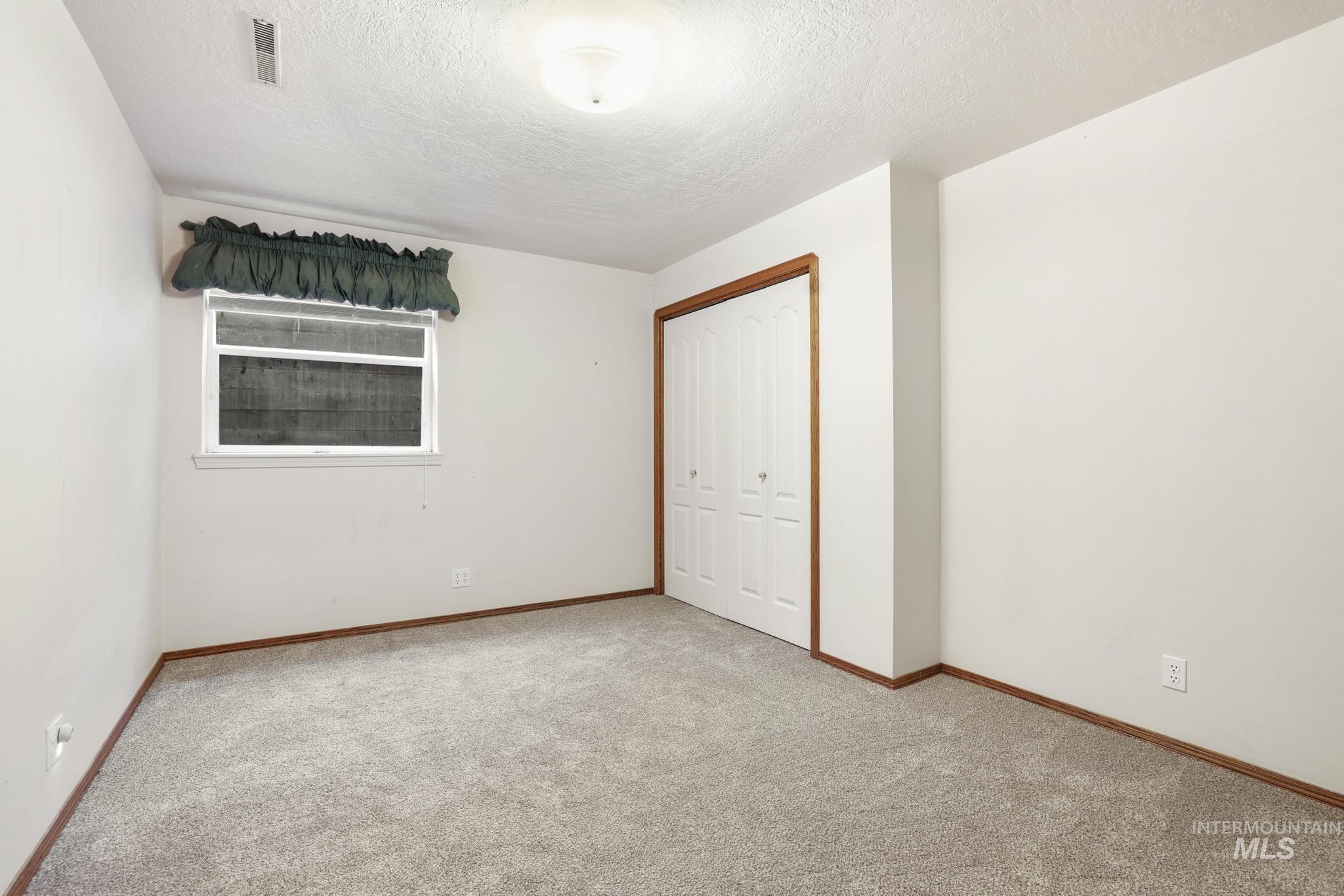 2047 Candlewood Cir, Twin Falls, Idaho 83301, 5 Bedrooms, 3.5 Bathrooms, Residential For Sale, Price $599,000,MLS 98998108