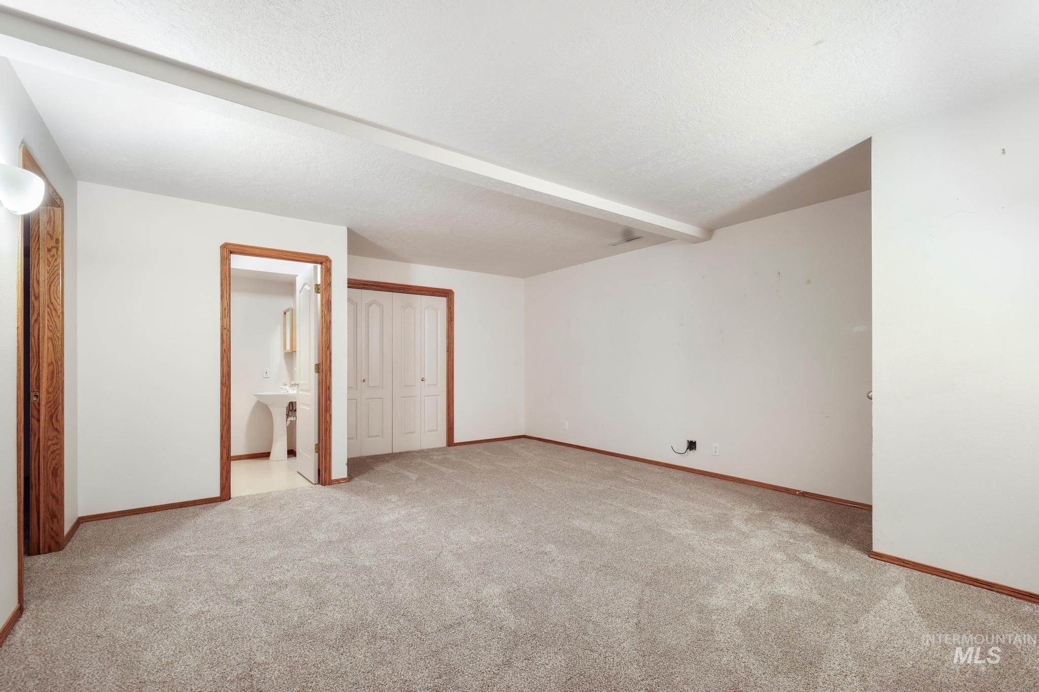 2047 Candlewood Cir, Twin Falls, Idaho 83301, 5 Bedrooms, 3.5 Bathrooms, Residential For Sale, Price $599,000,MLS 98998108